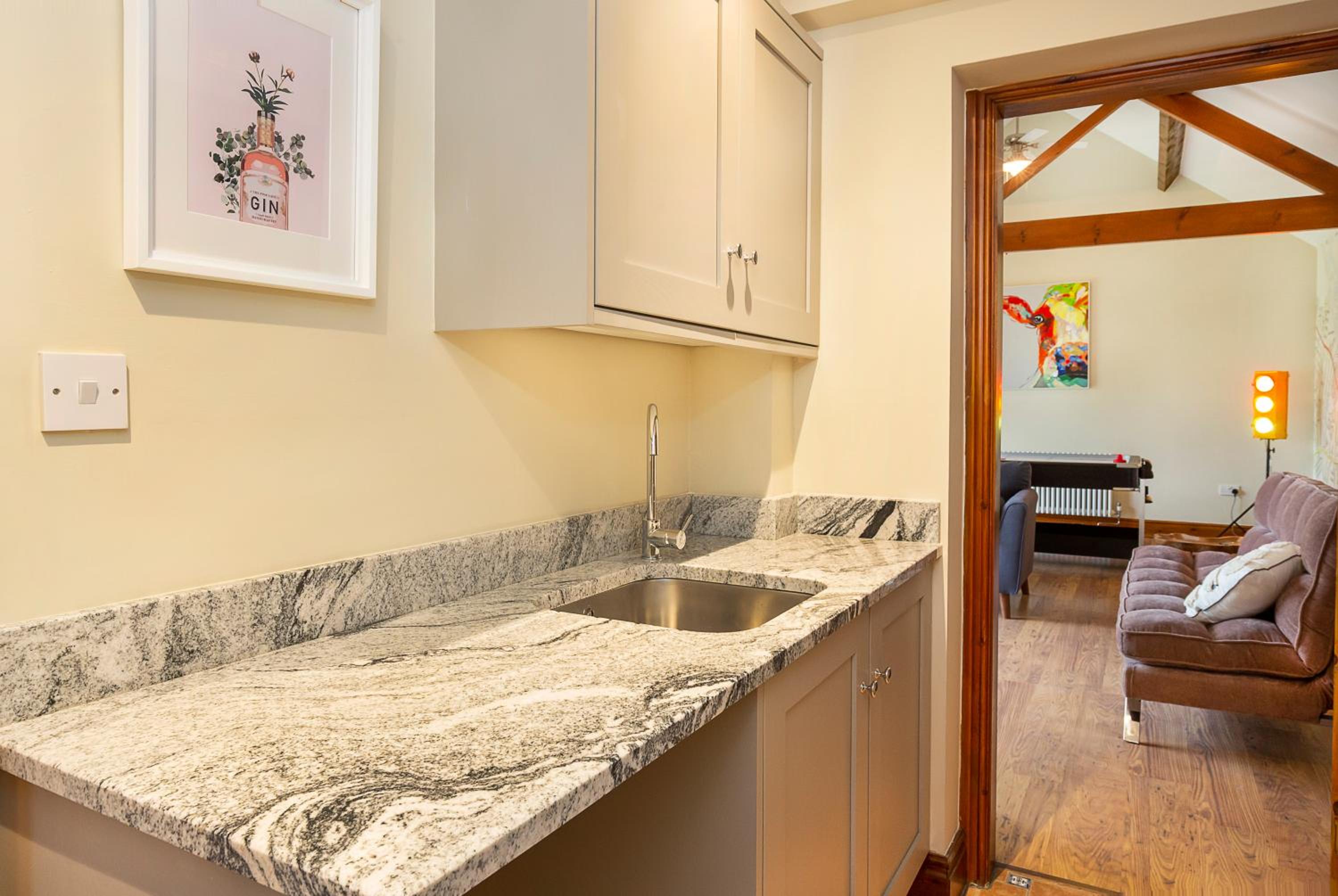 Creamery Cottage with Games room and Free Parking photo 3