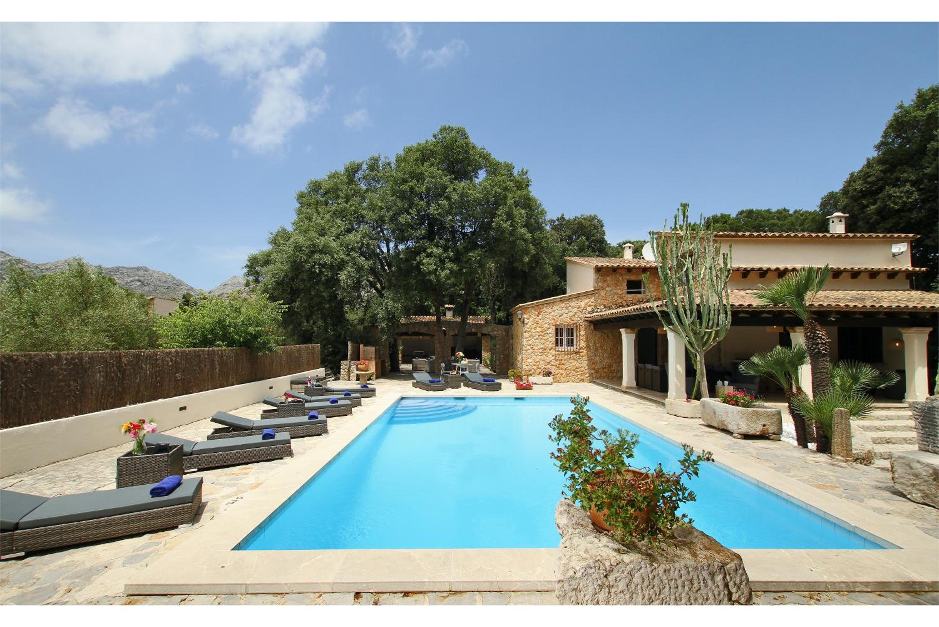 Villa Encinas