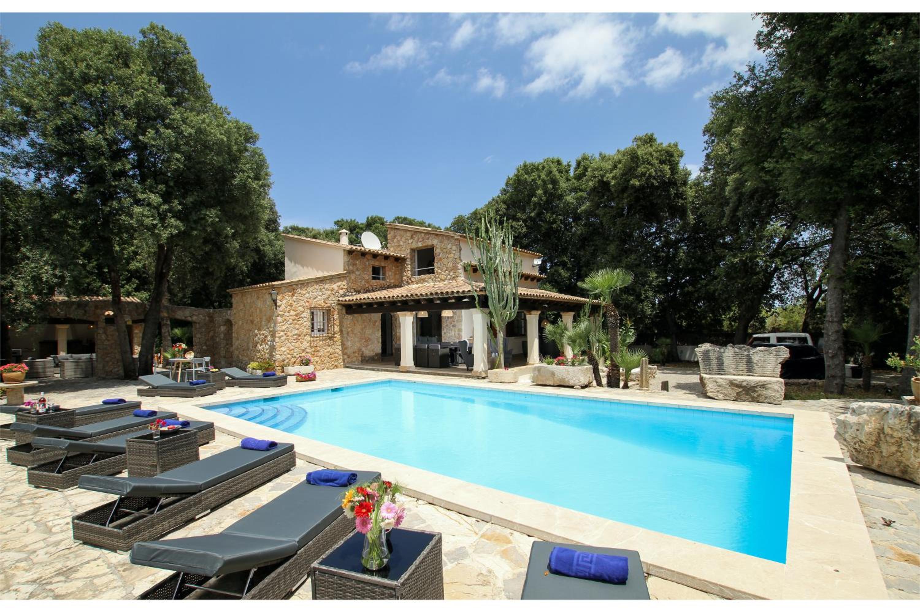 Villa Encinas