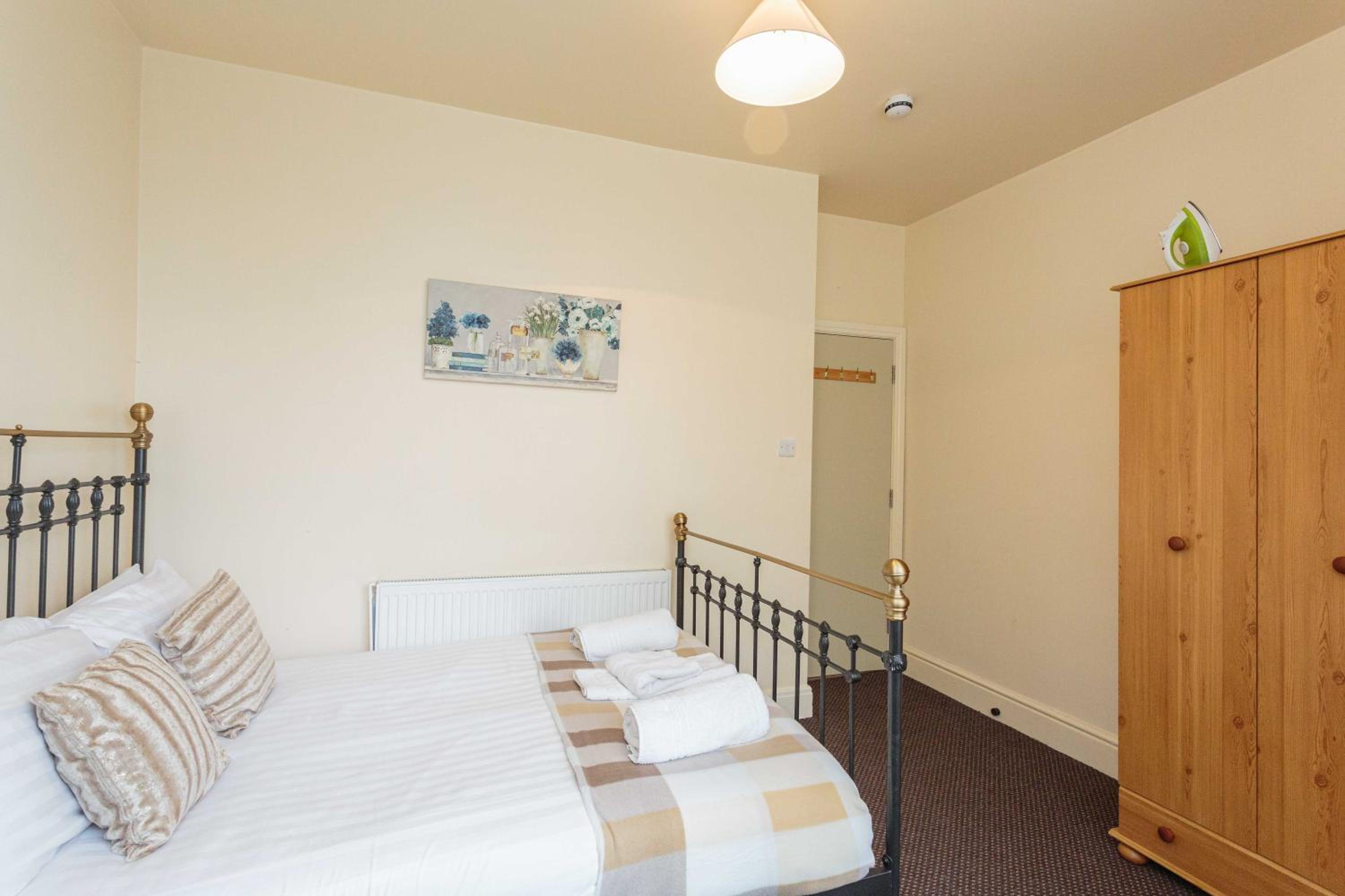 Cherry Property - Pear Suite view 4