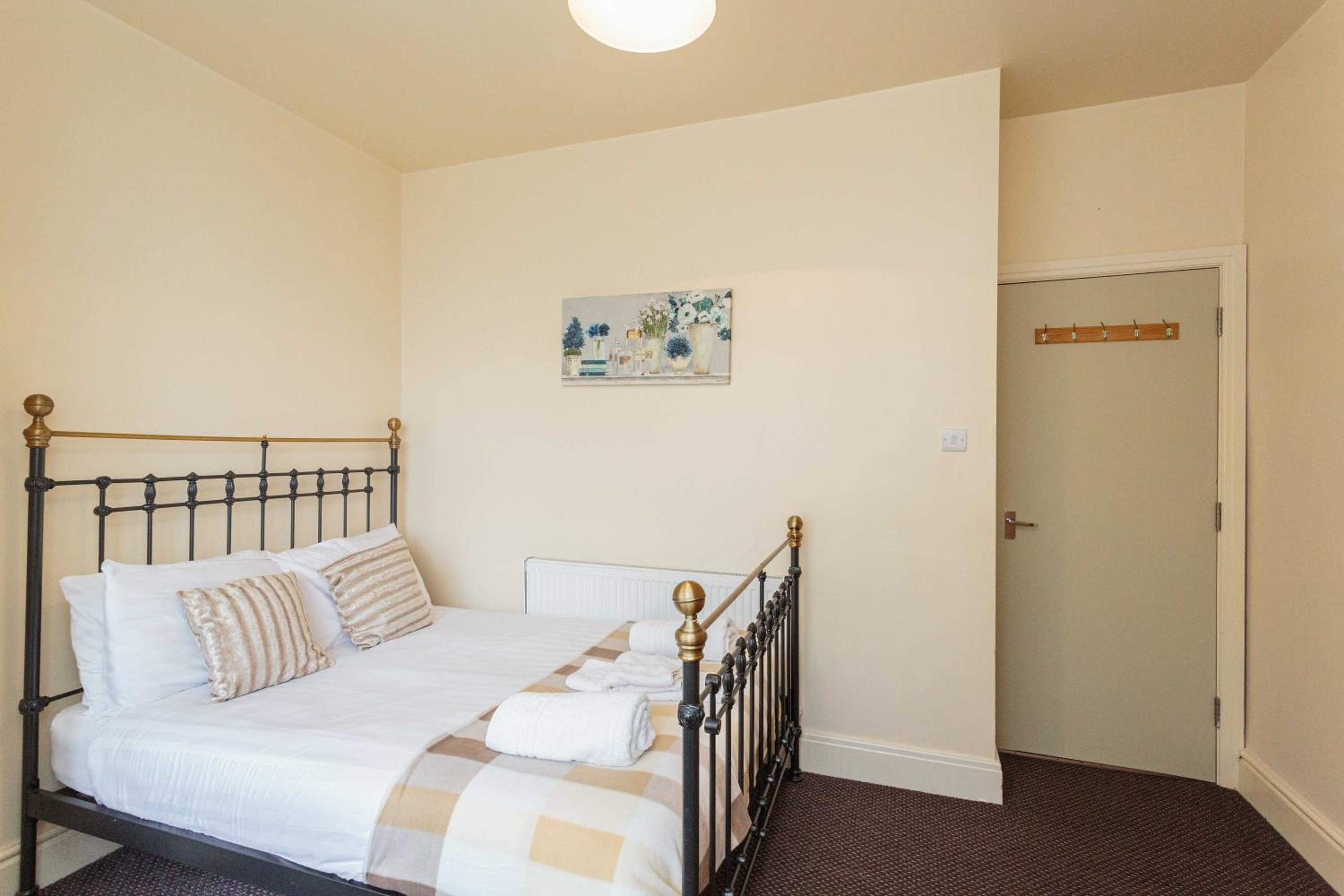 Cherry Property - Pear Suite view 5