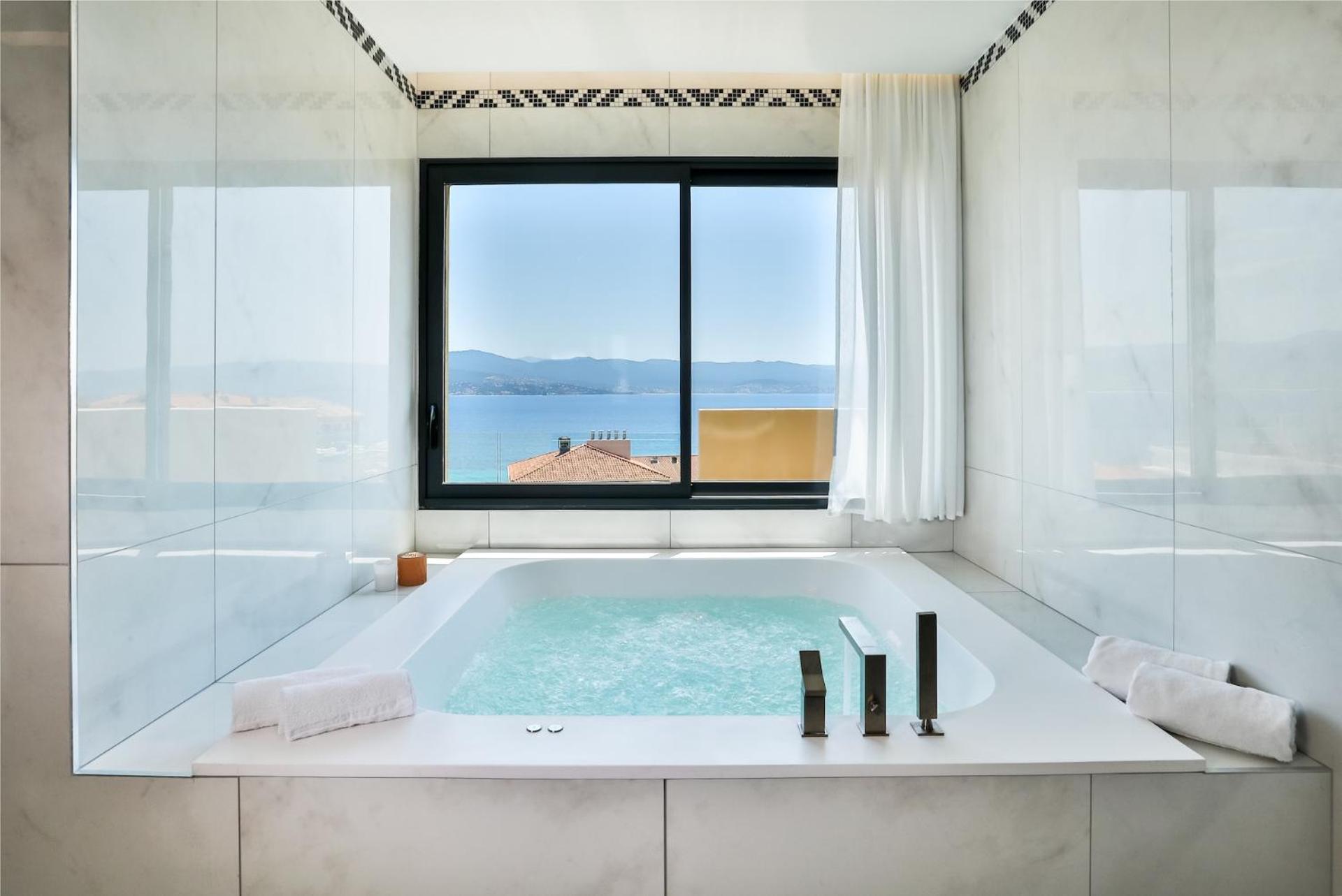 Jacuzzi