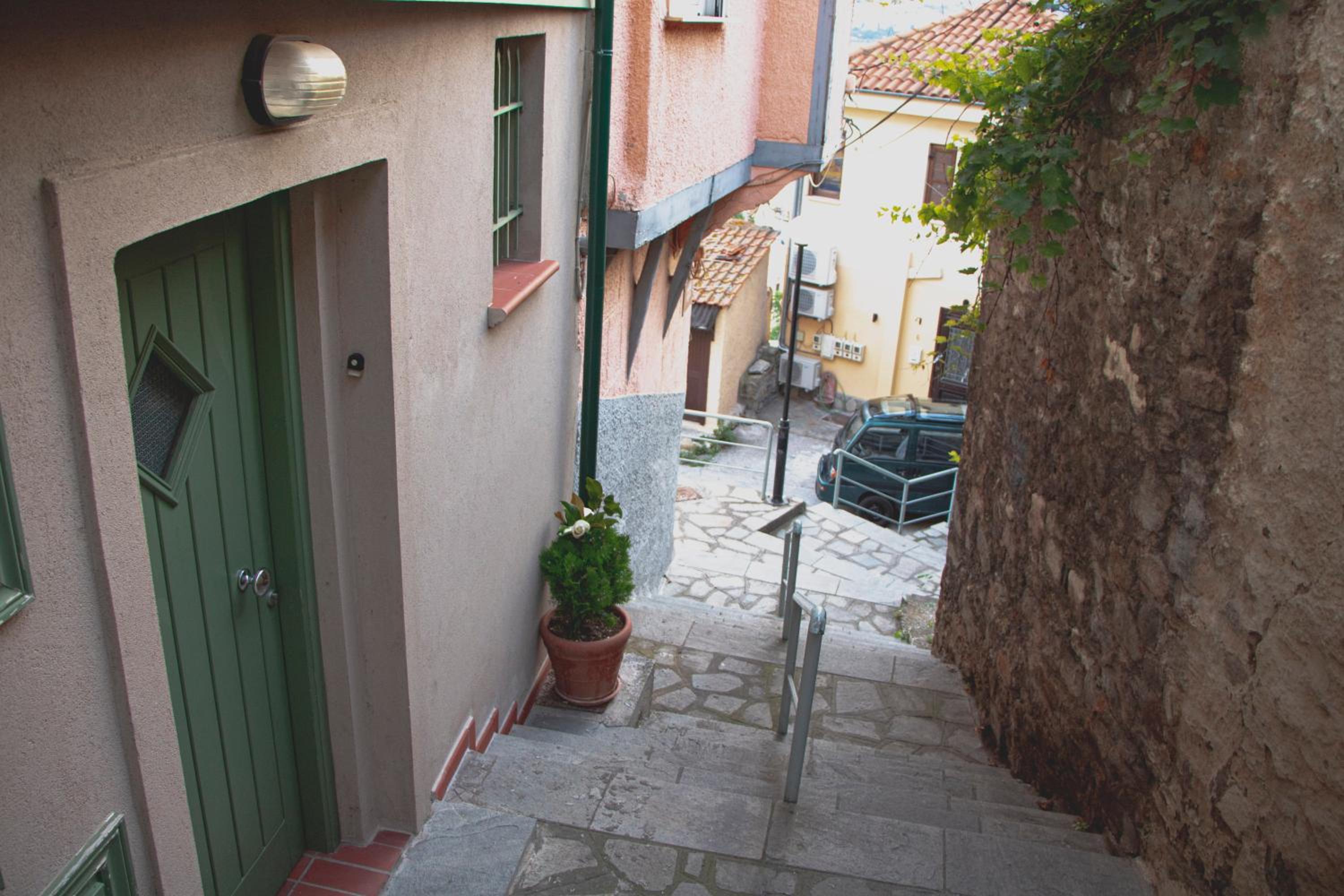 Theothea Suites