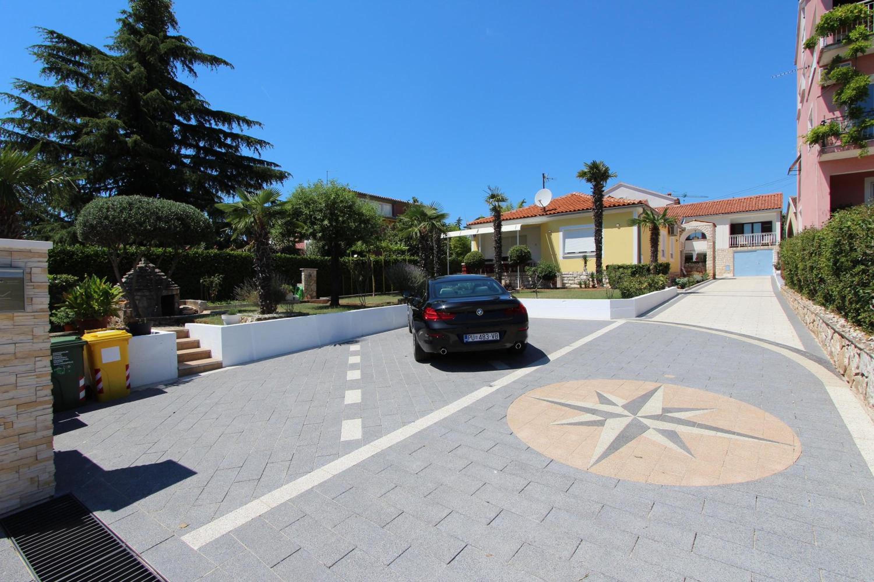 Apartments Knezović