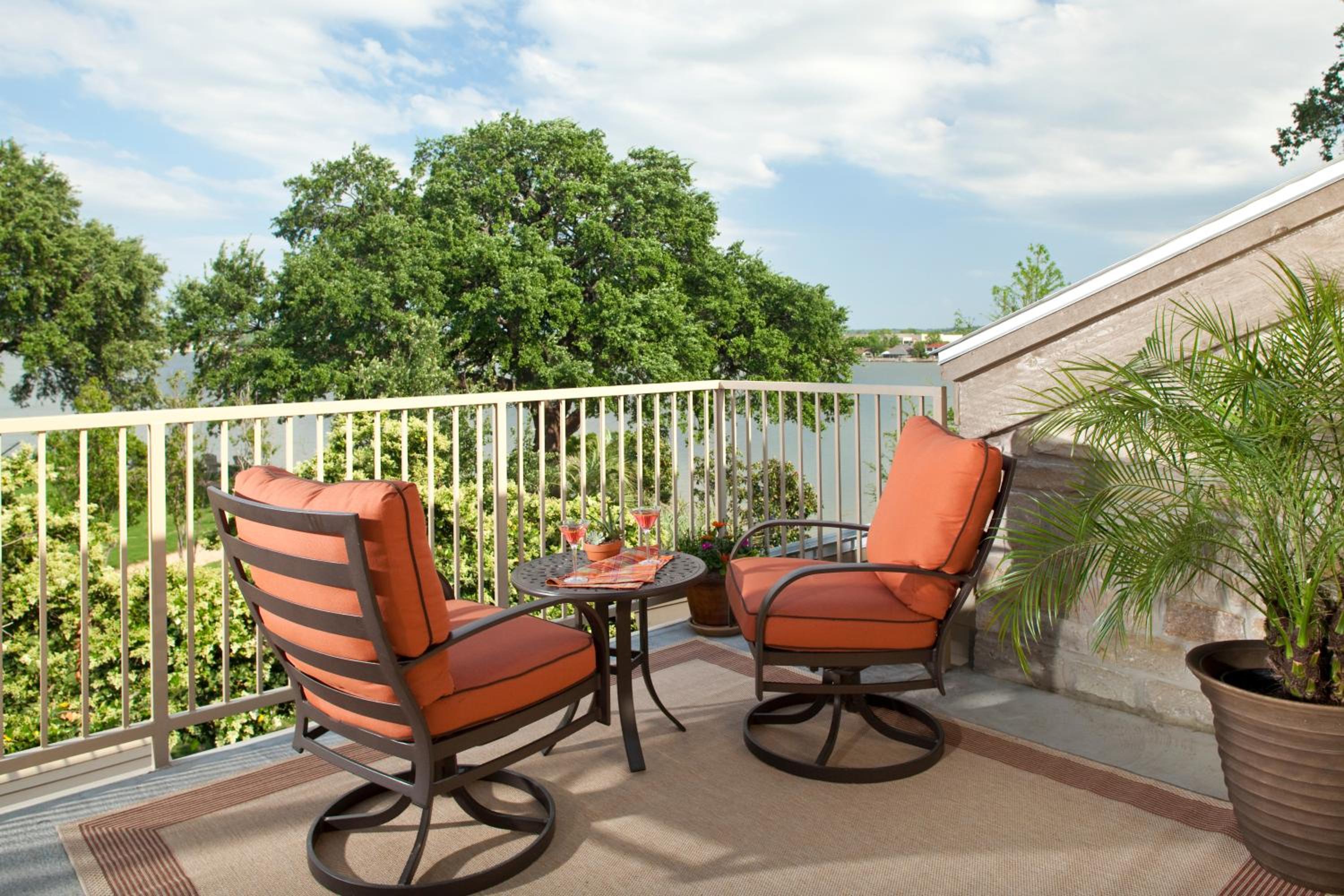 Inn on Lake Granbury a Boutique Hotel