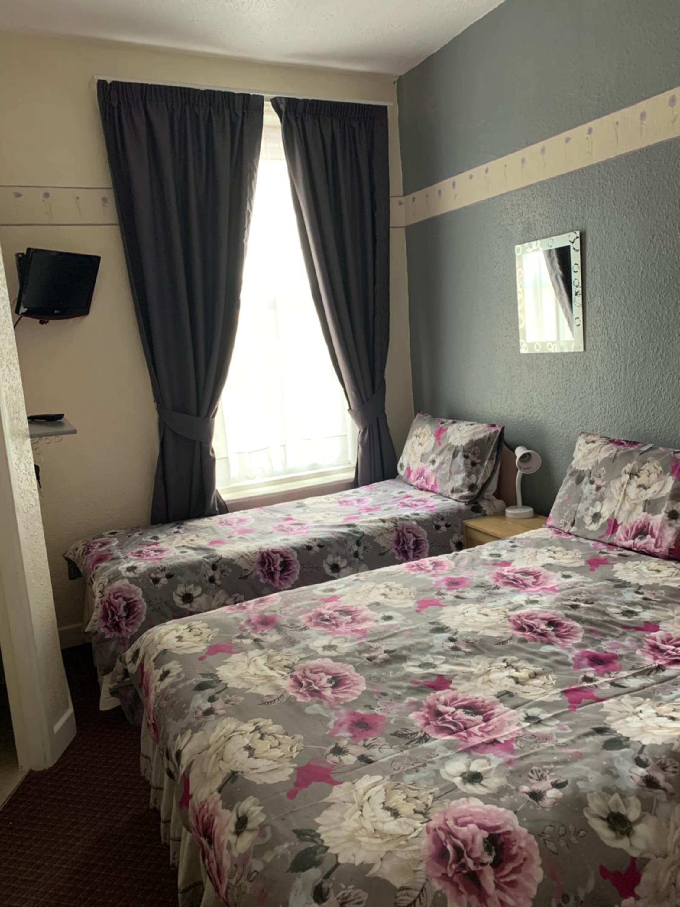 Alondra Hotel