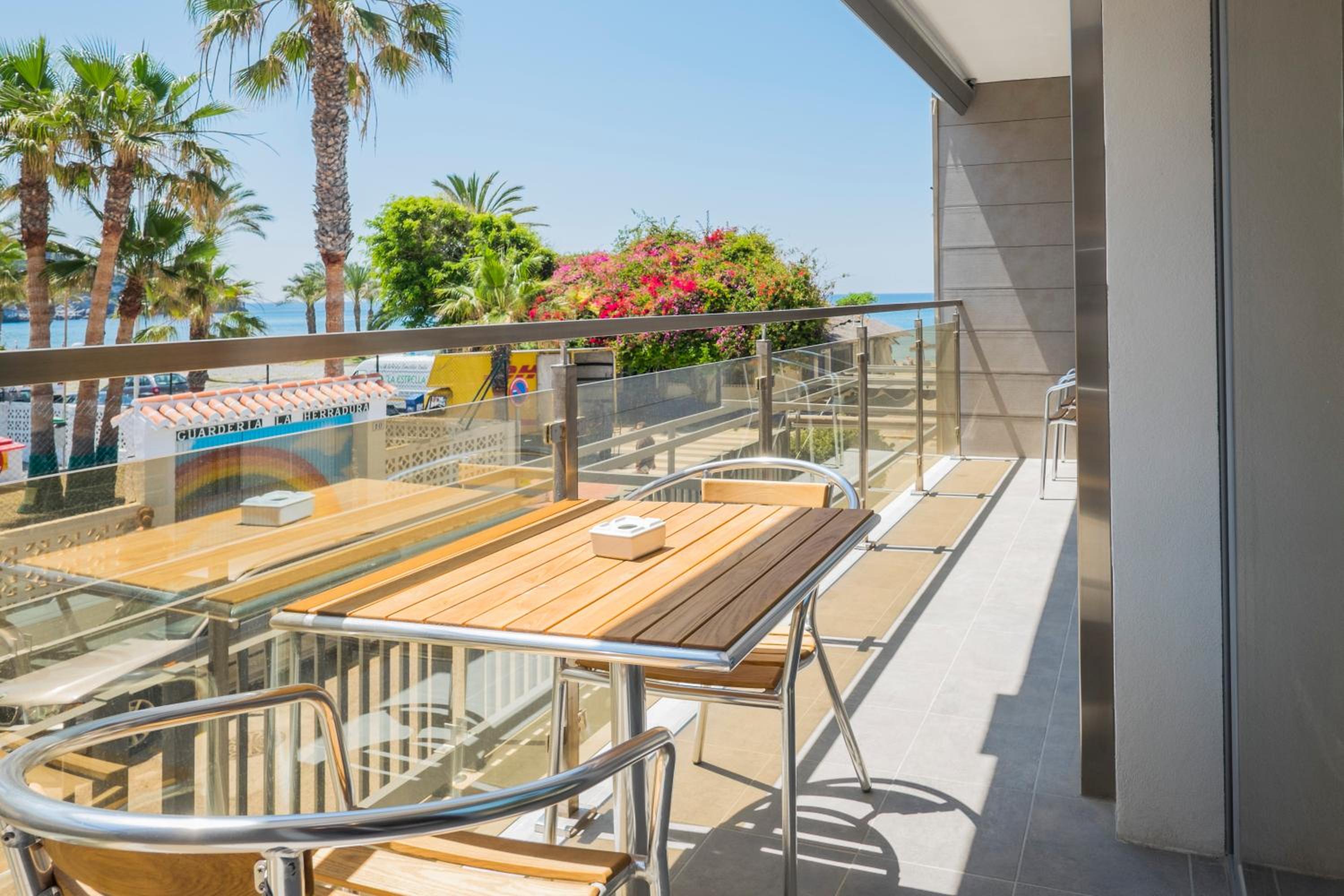 H Boutique la Caleta bay