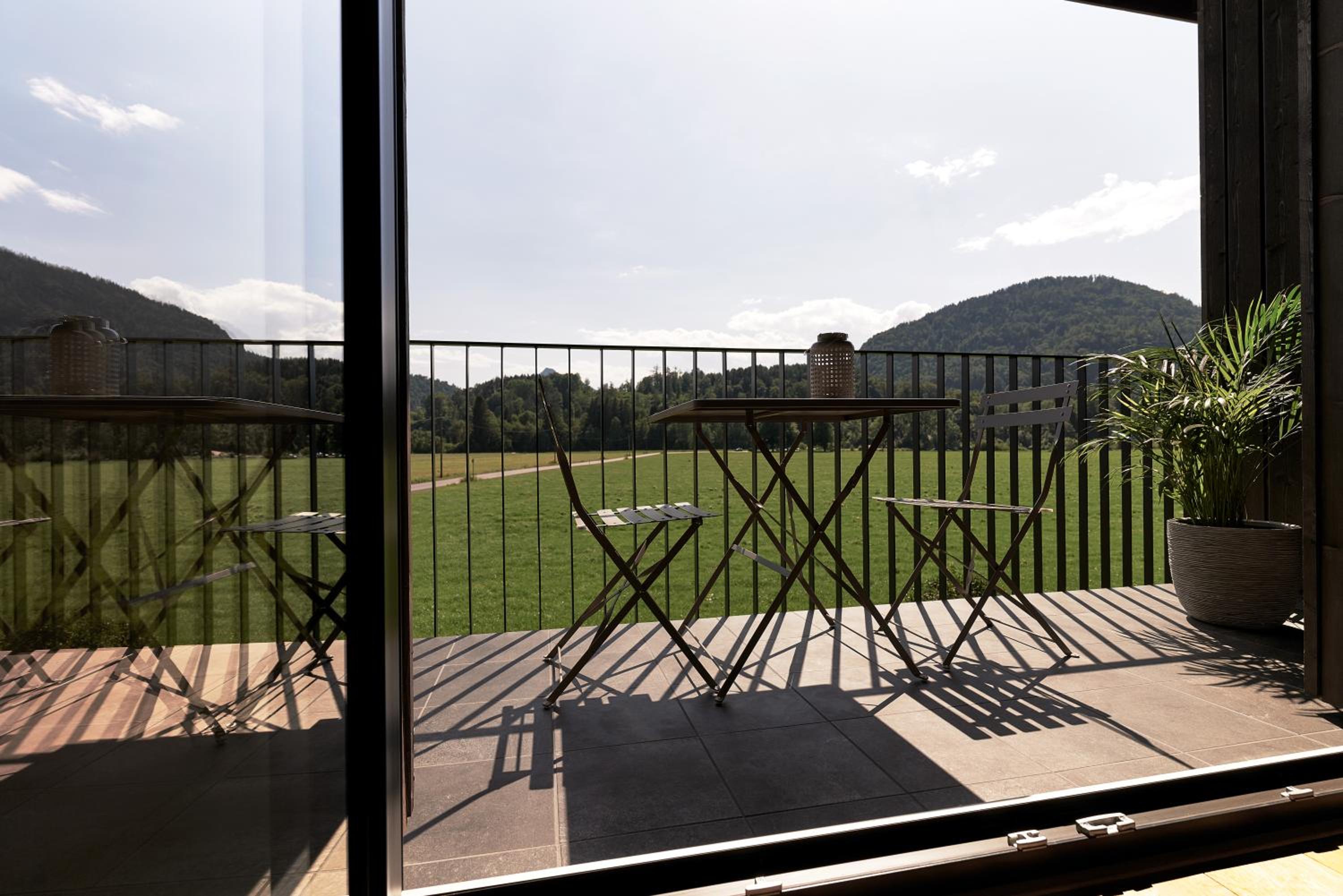 Water, Ski & Mountain Lodge view 5