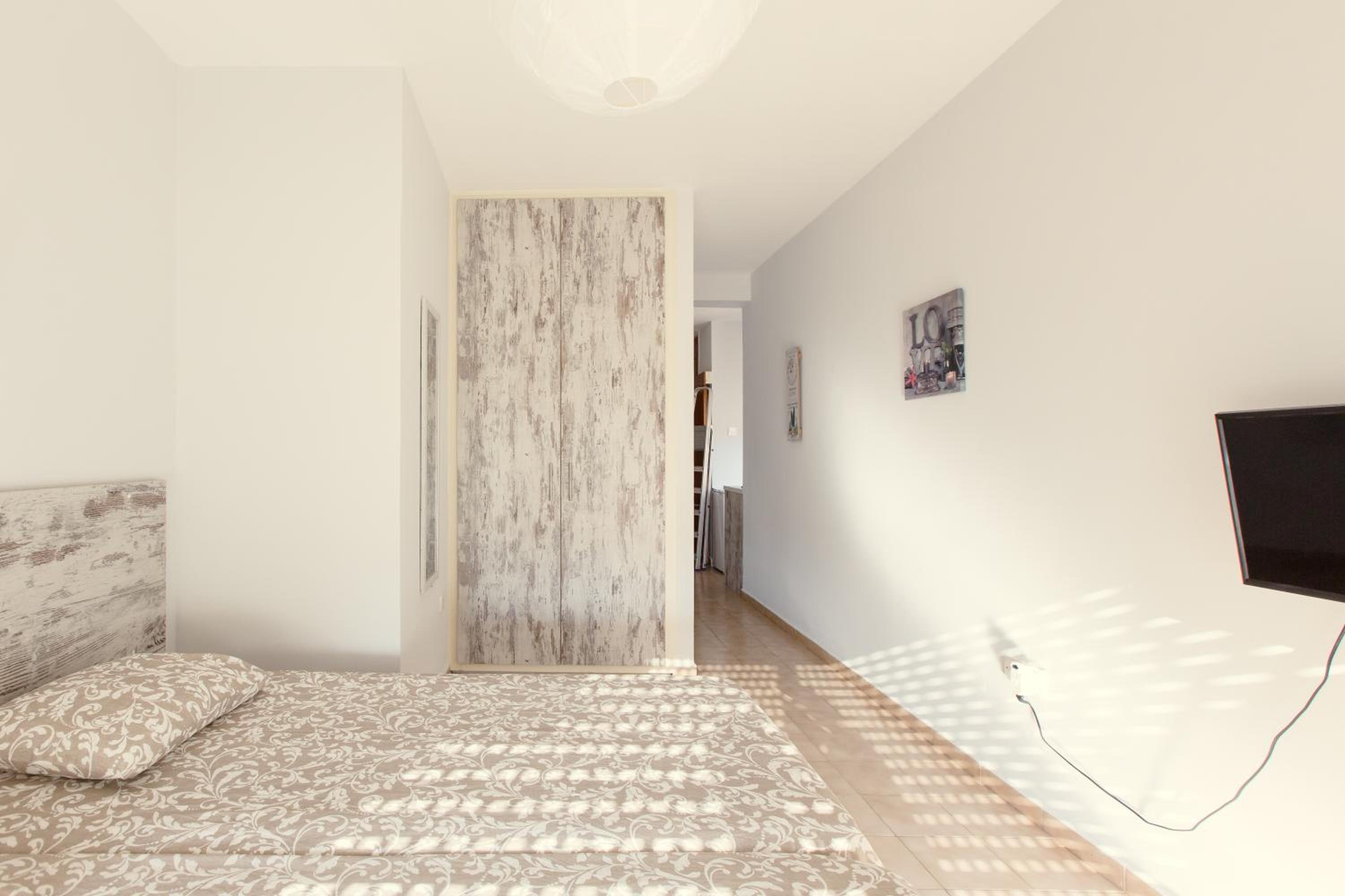 Furnished Seafront Studio view 3