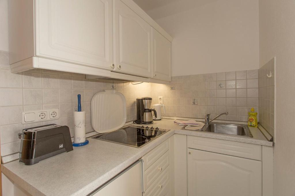 Ferienwohnungen Beyer en Binz — kitchen