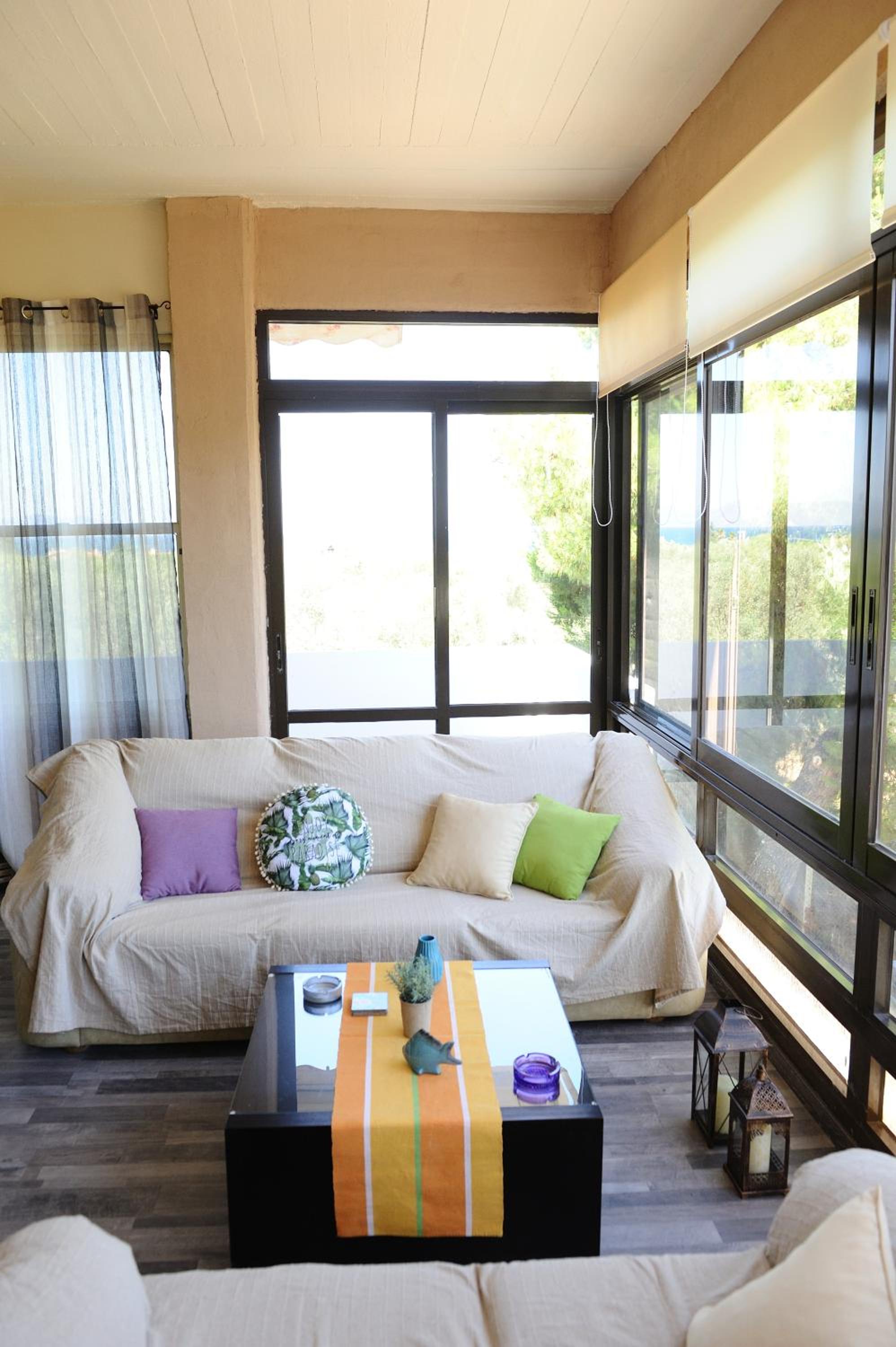 Iro - Kostas House 1