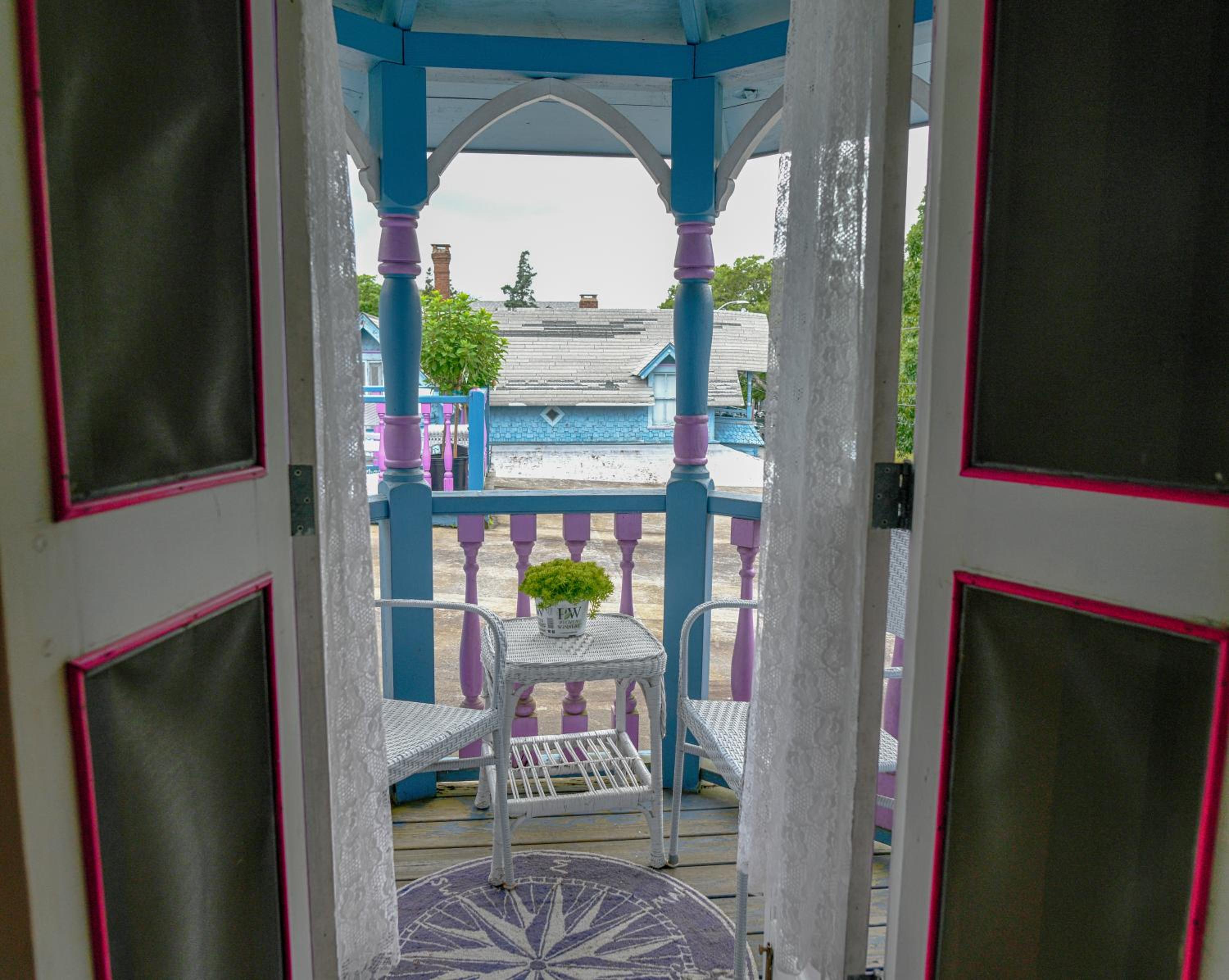 Narragansett House