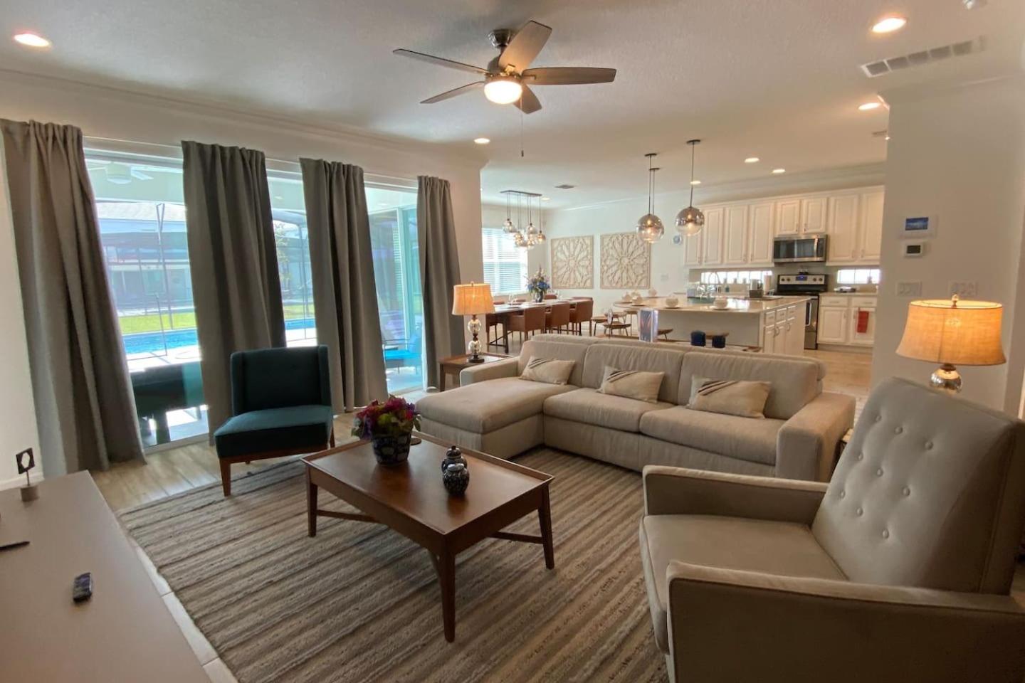3840 Supreme Villa 6Bd Private Pool and Game Room view 4
