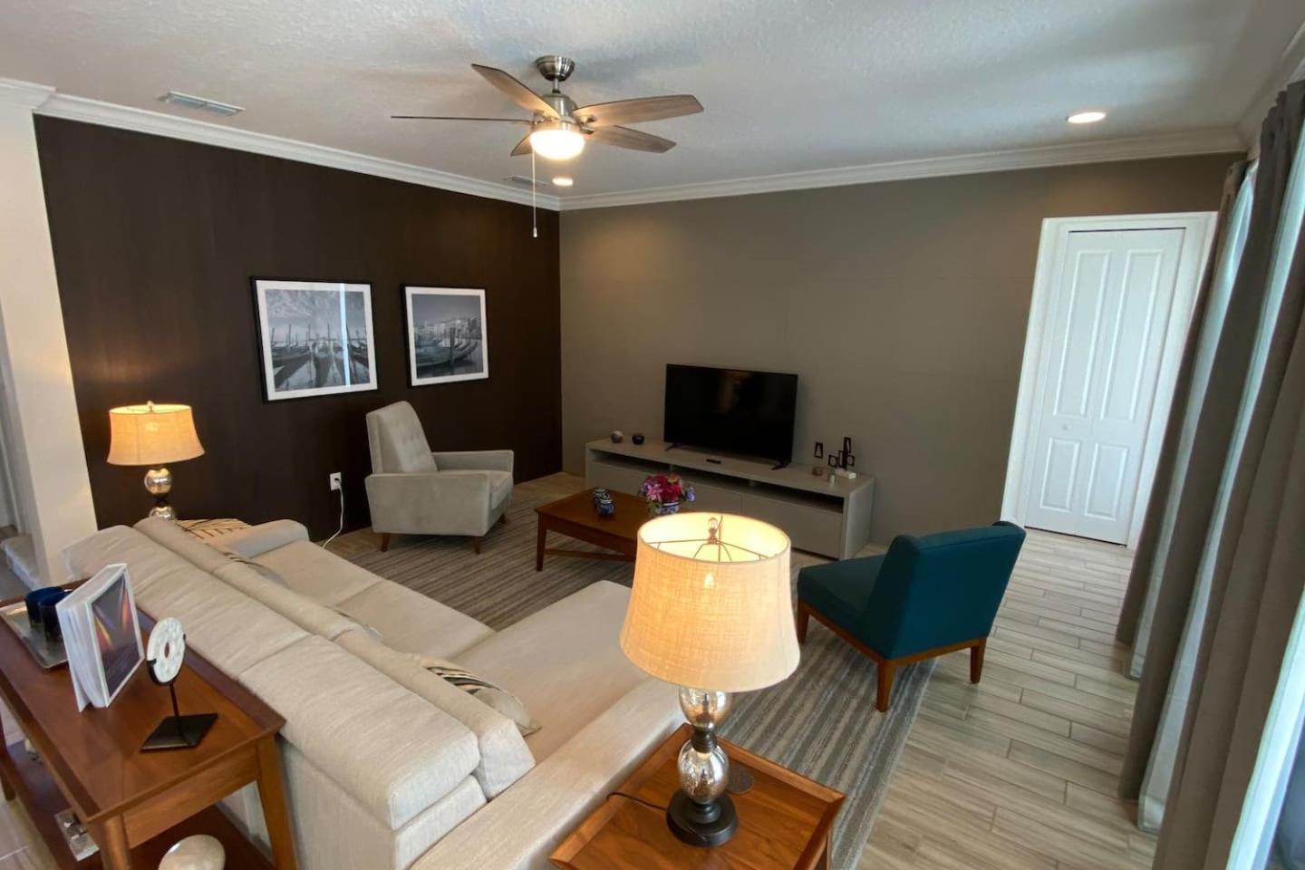 3840 Supreme Villa 6Bd Private Pool and Game Room view 5