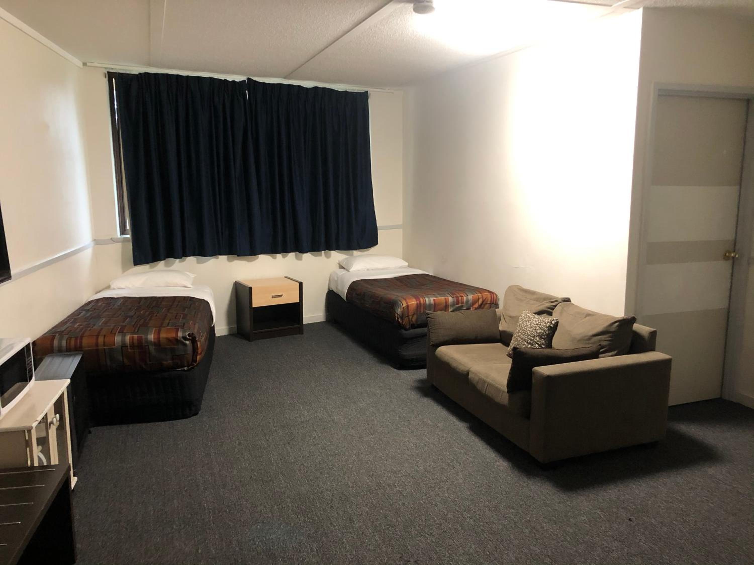 Parkside Inn Motel