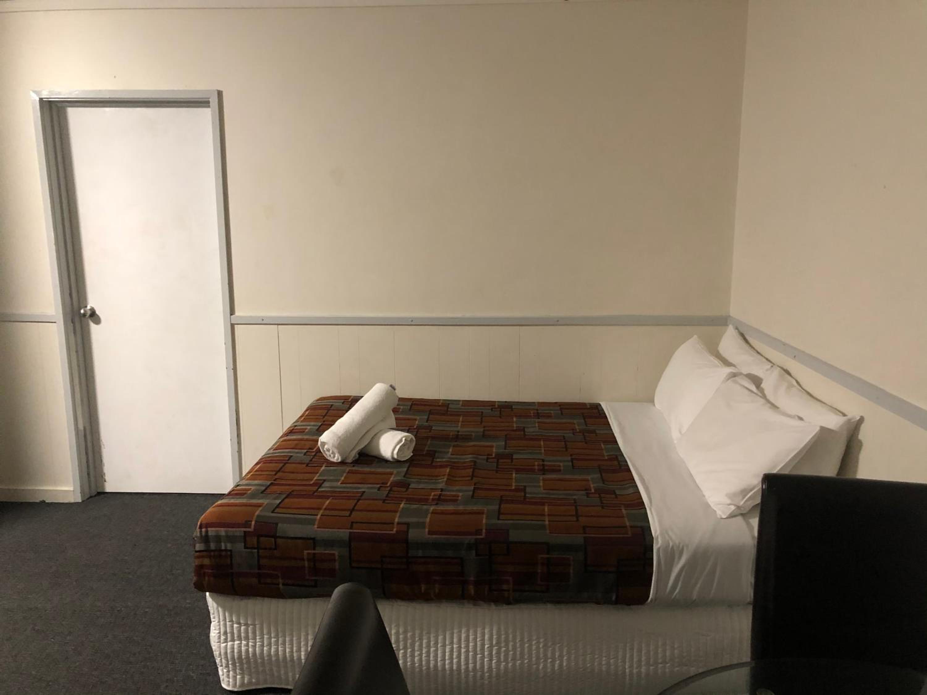 Parkside Inn Motel
