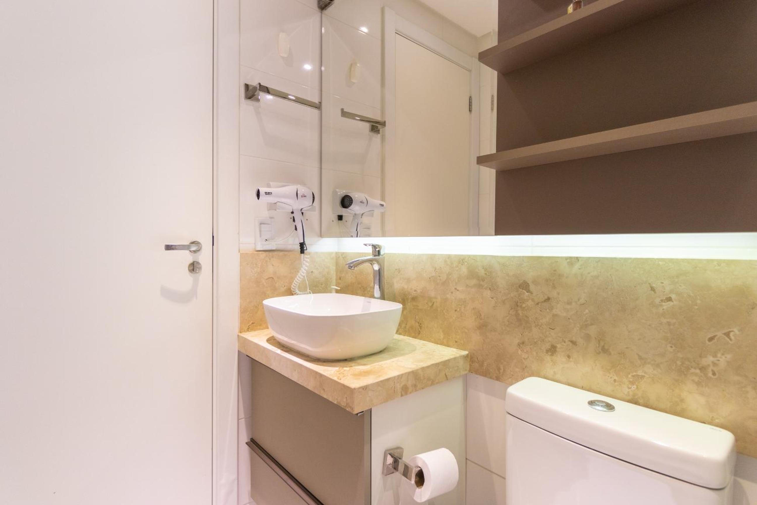 Luxuoso Apto Batel Em Frente Ao Shopping Curitiba - Piscina, Sauna e Academia