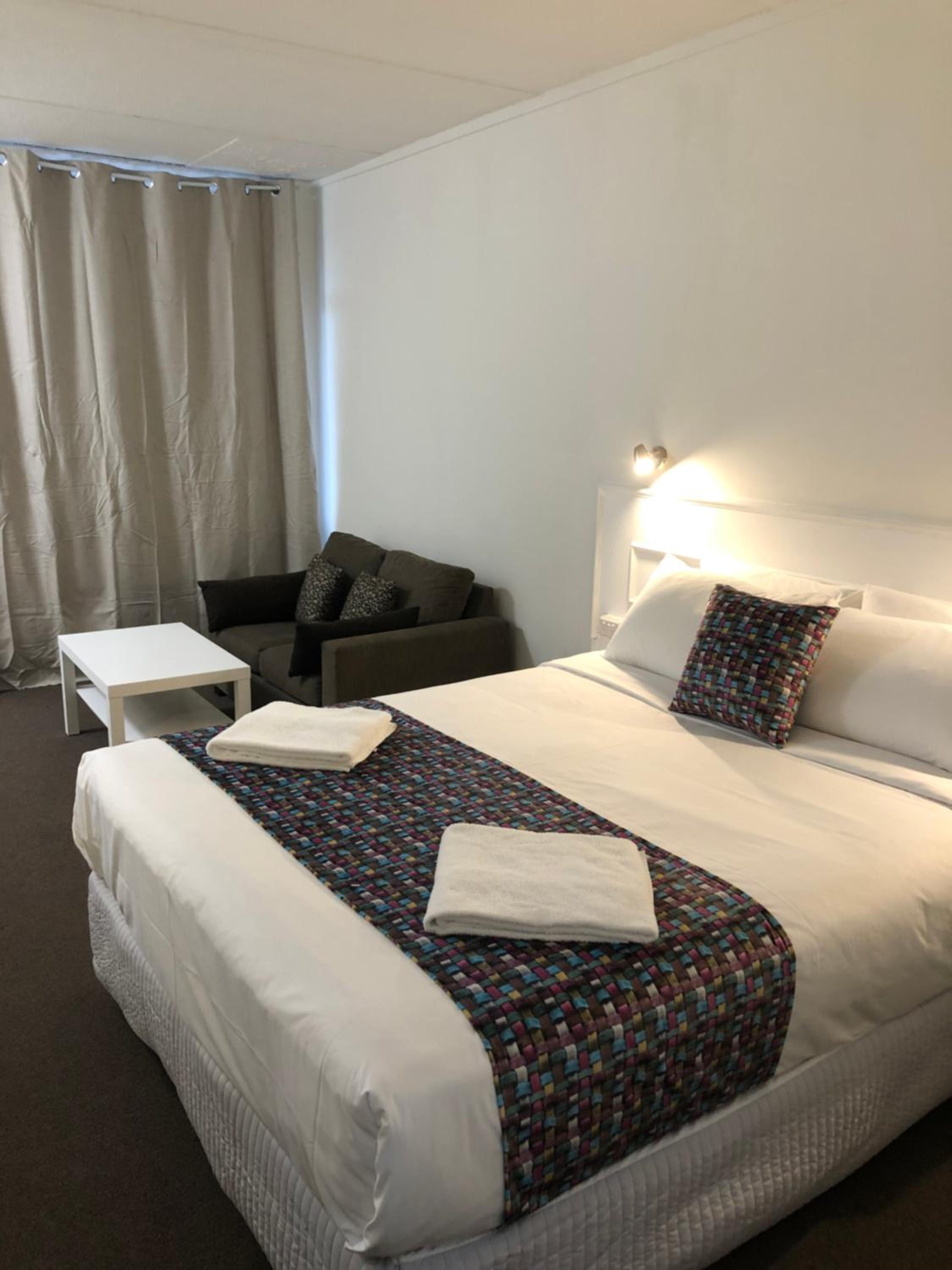 Parkside Inn Motel