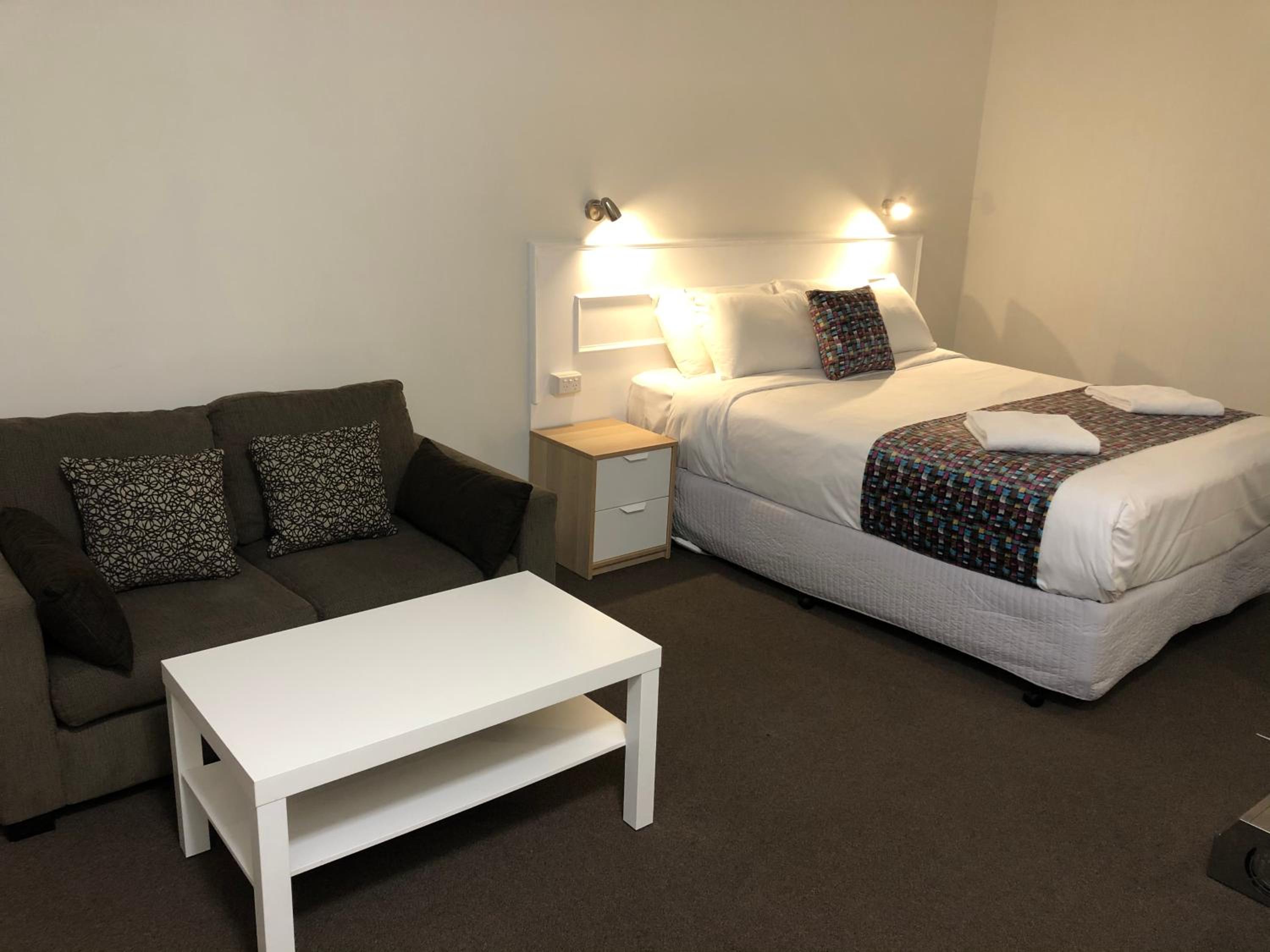Parkside Inn Motel