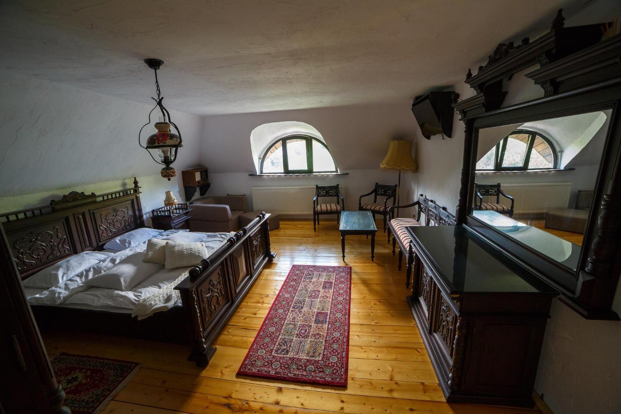 Casa Poveste Pensiunea-Muzeu