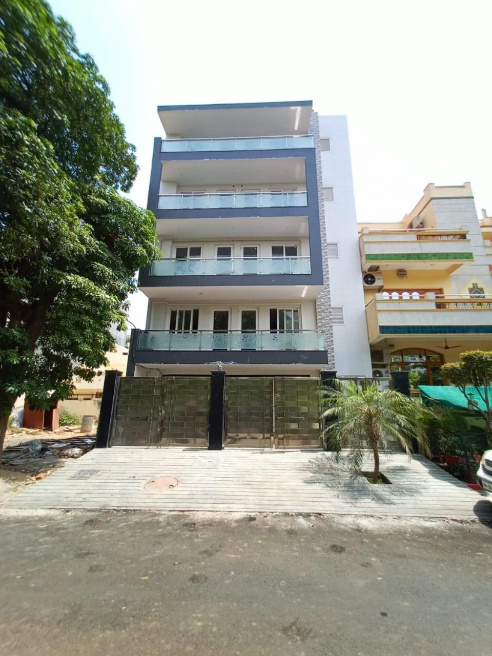 NUAB House - Near Fortis, MAX, MEDANTA, Paras Hospitals and HUDA Metro view 5