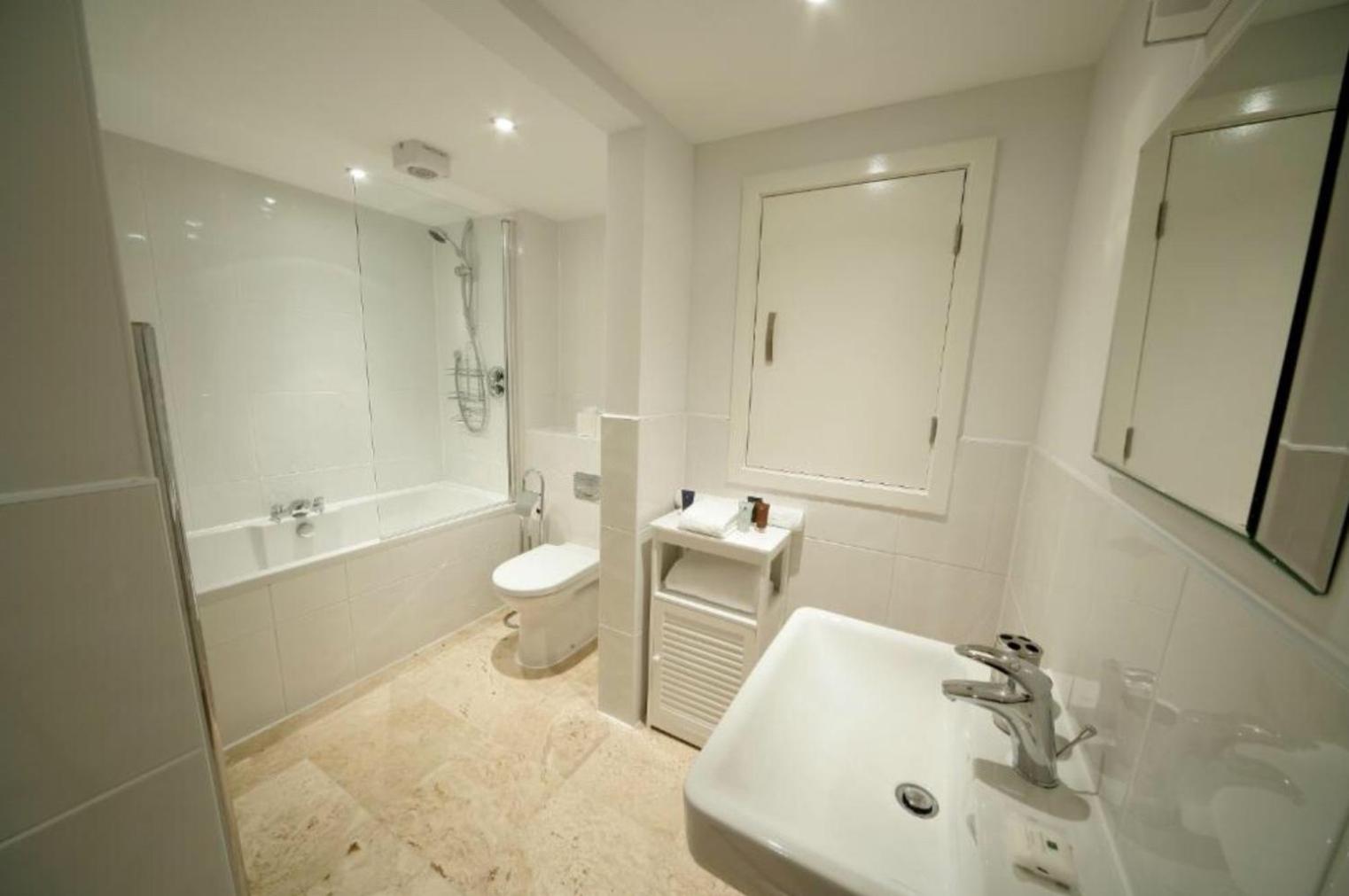 Fistral Beach Garden Apartment 3