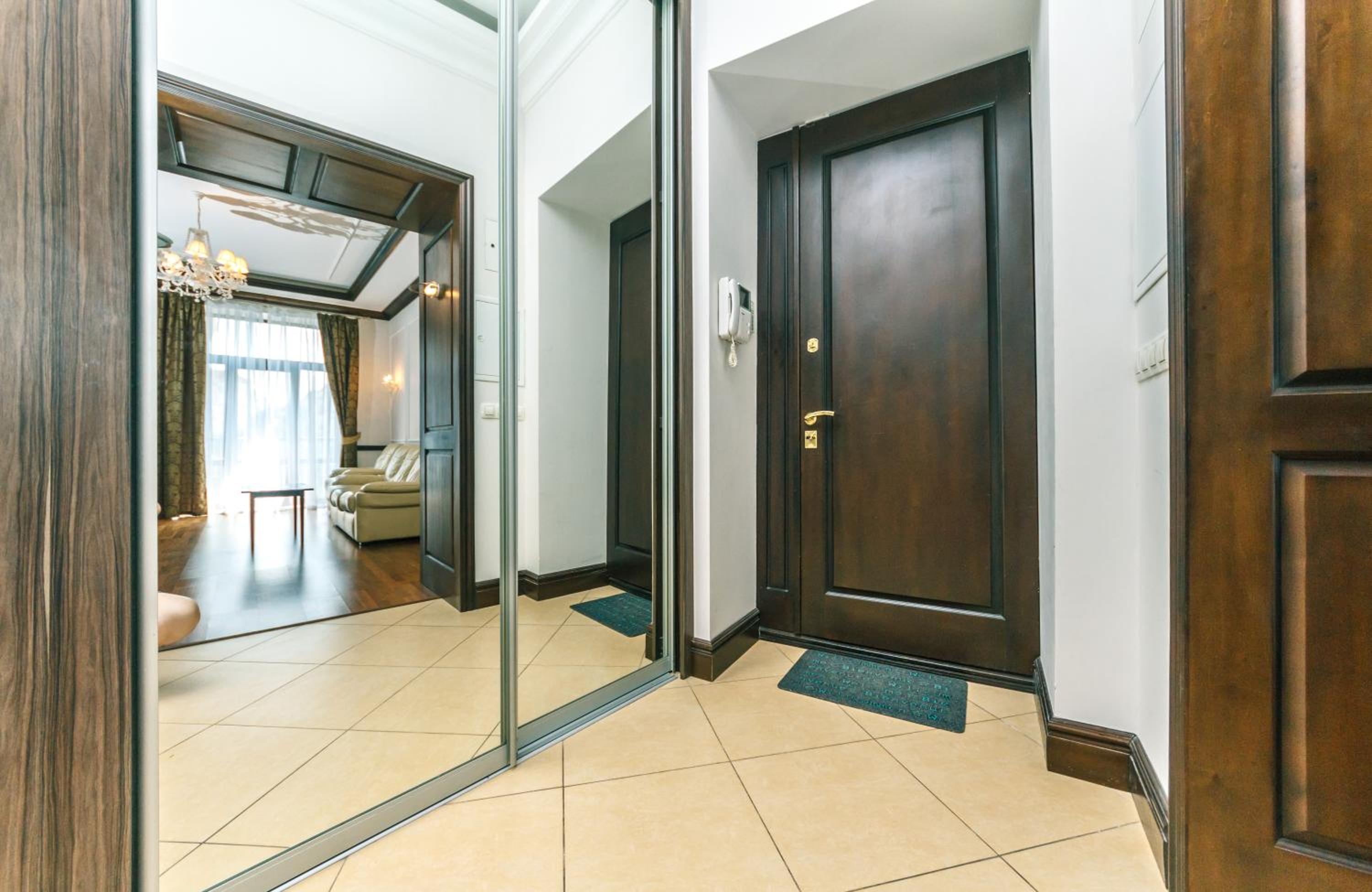 VIP apartment. Kreshatik, Maidan Nezavisimosti.