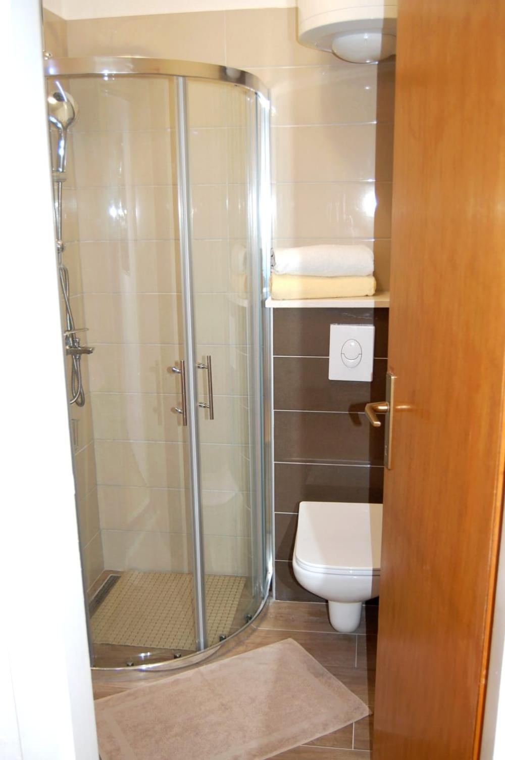 Studio Ante en Brela — bathroom