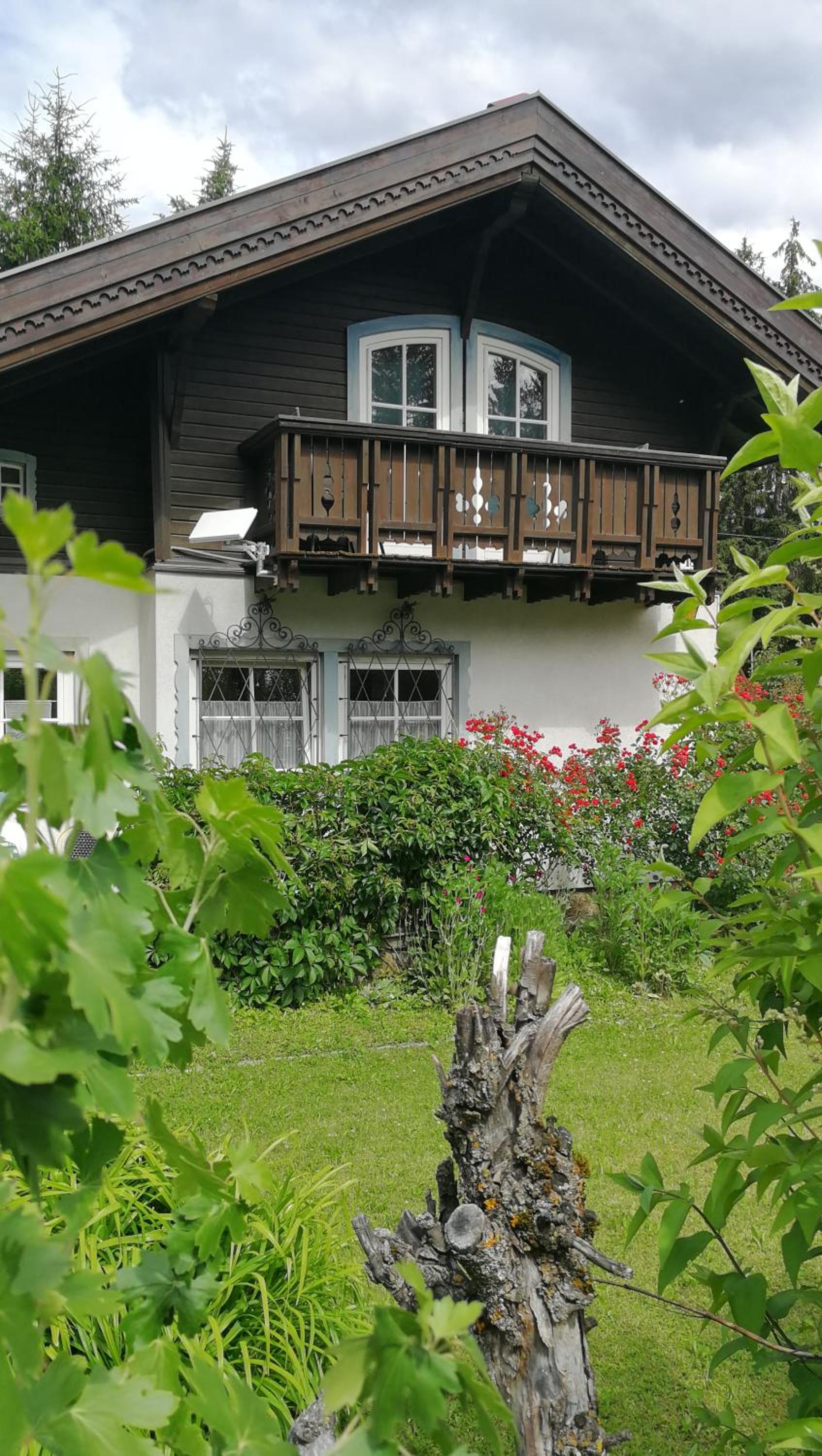 Rosis Cottage