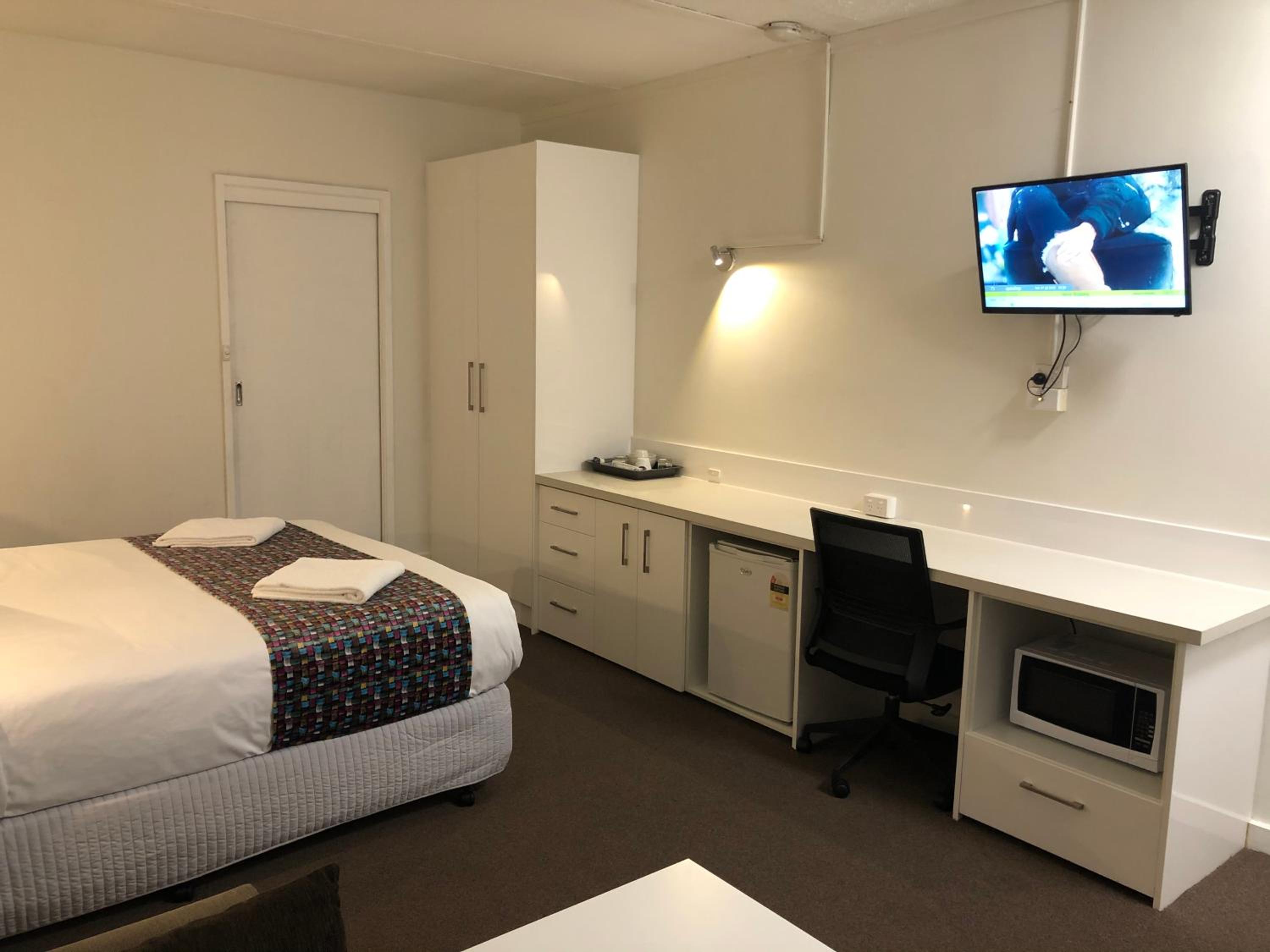 Parkside Inn Motel