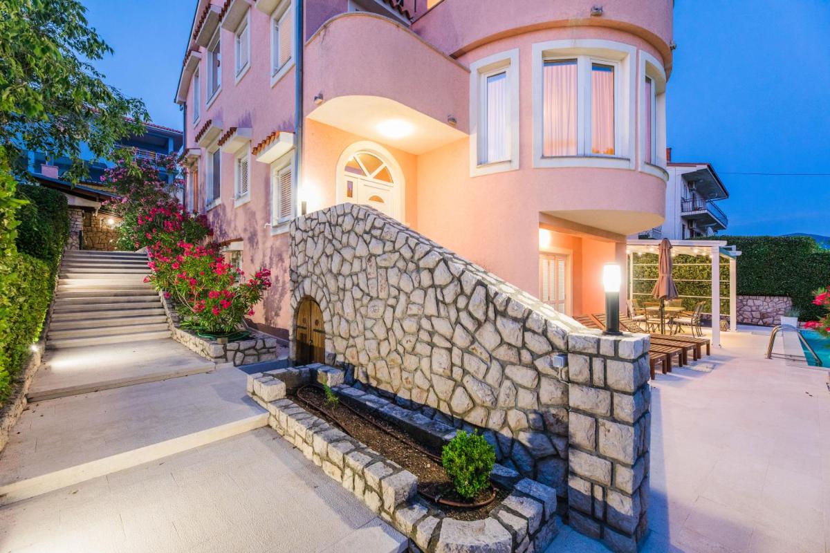 Villa Novi view 3