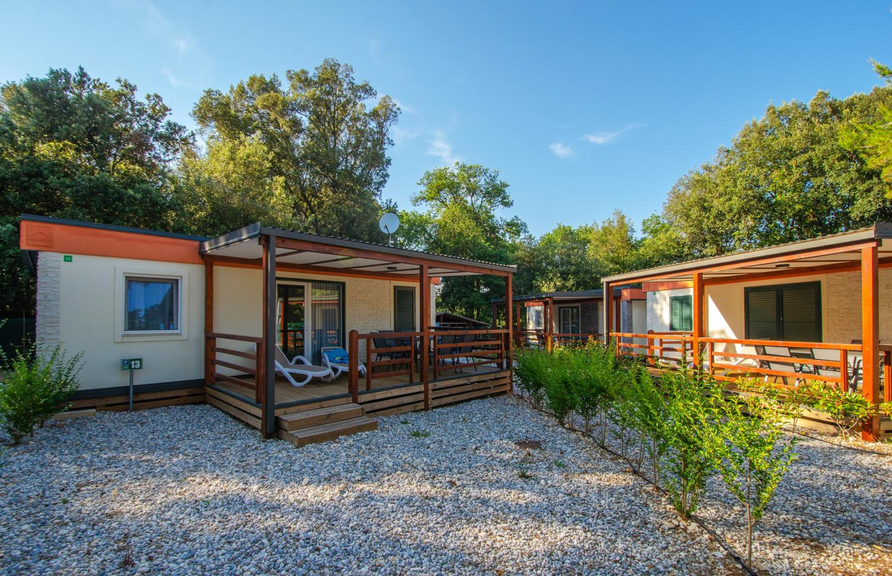 Centinera Deluxe Mobile Homes view 3