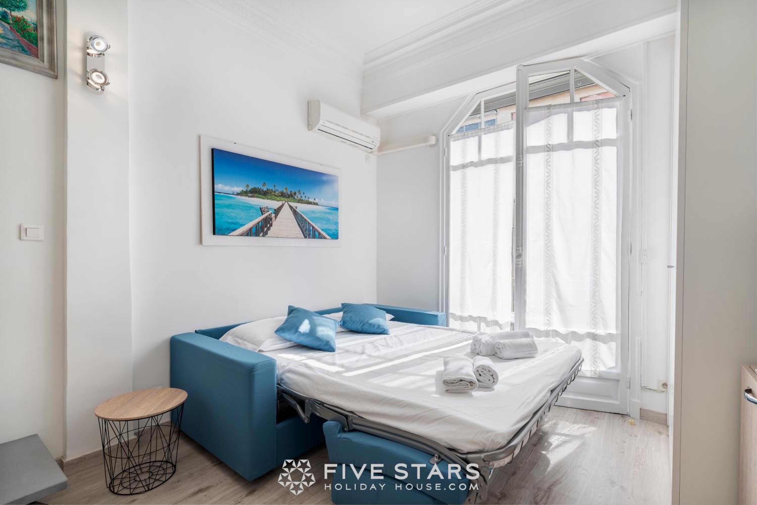 Studio Imperator Five stars holiday house view 4