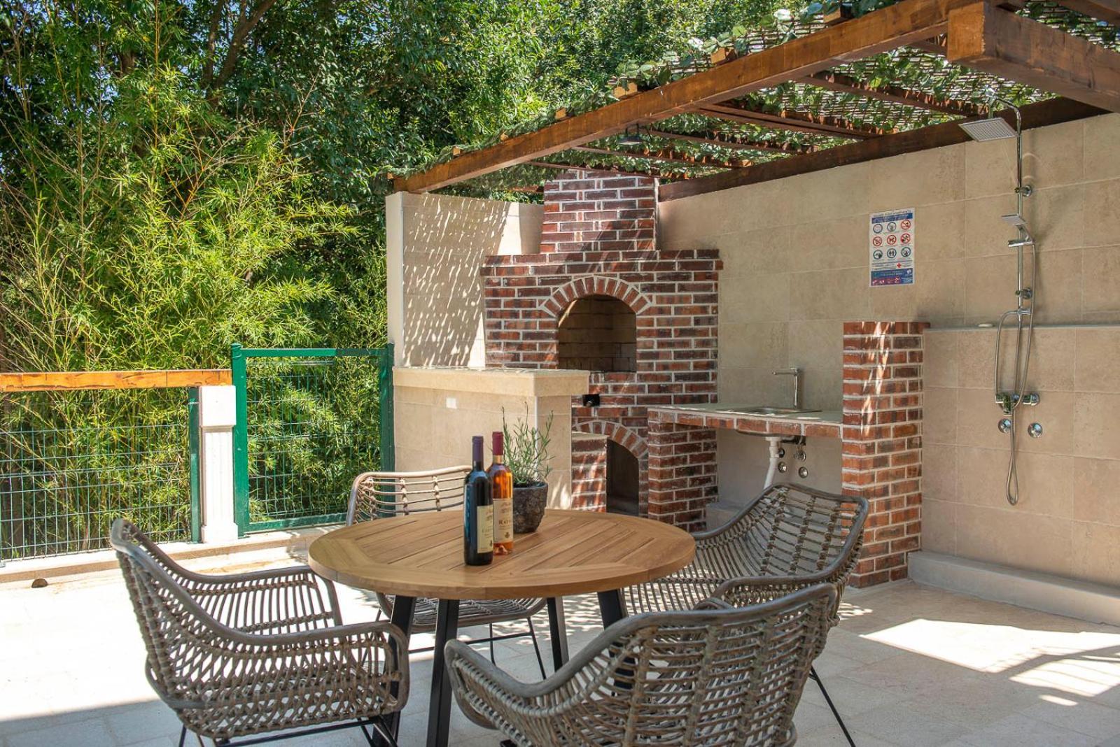 Square Point Apartments photo 5