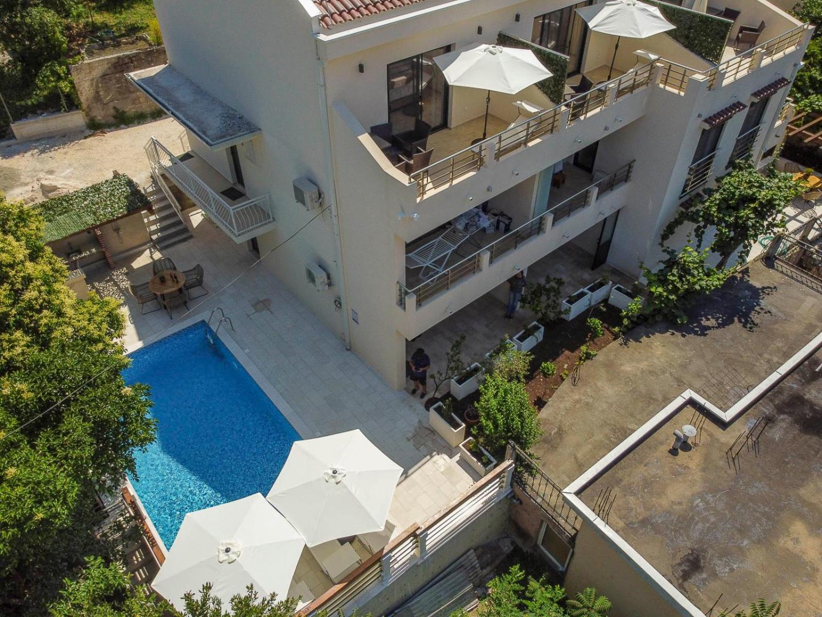 Square Point Apartments photo 2