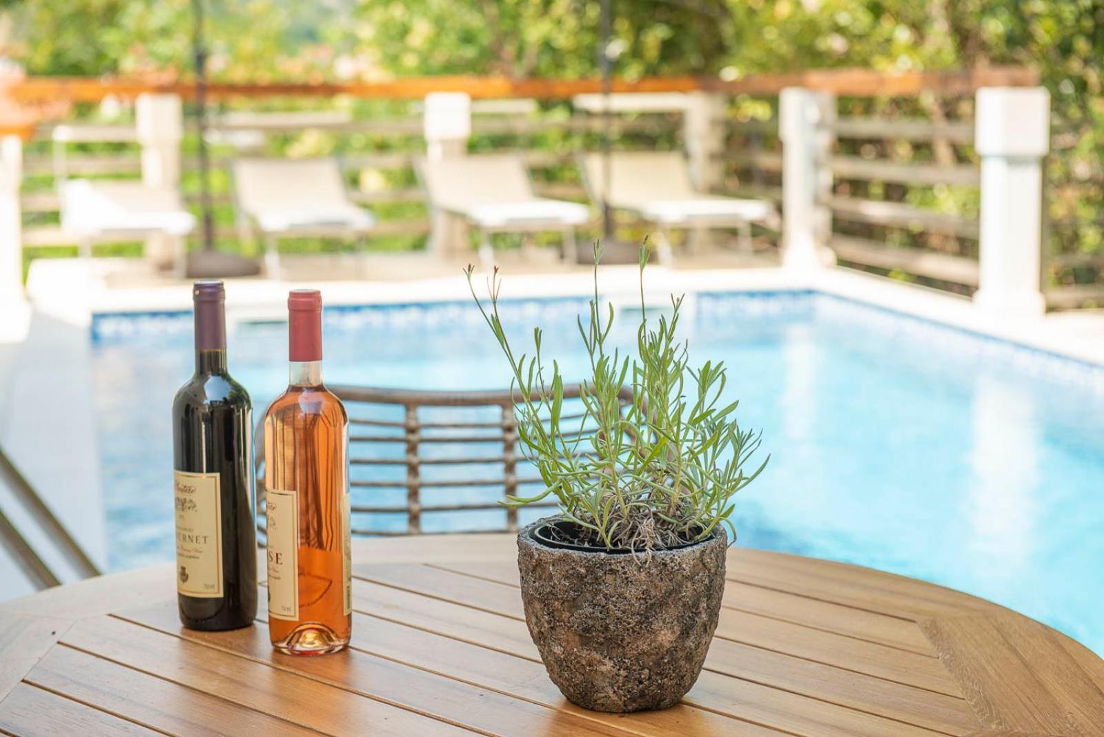 Square Point Apartments photo 3