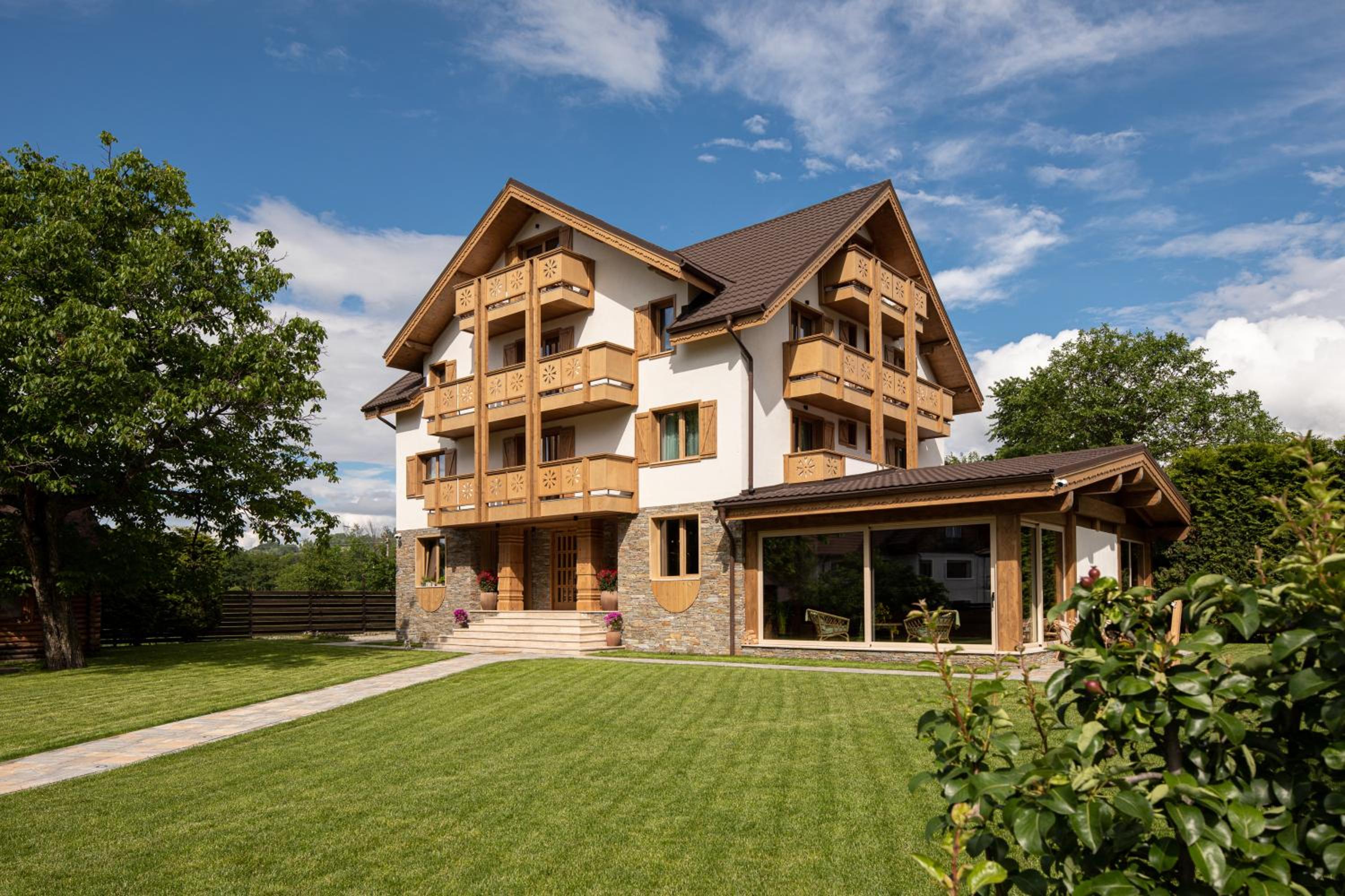 Zara Chalet