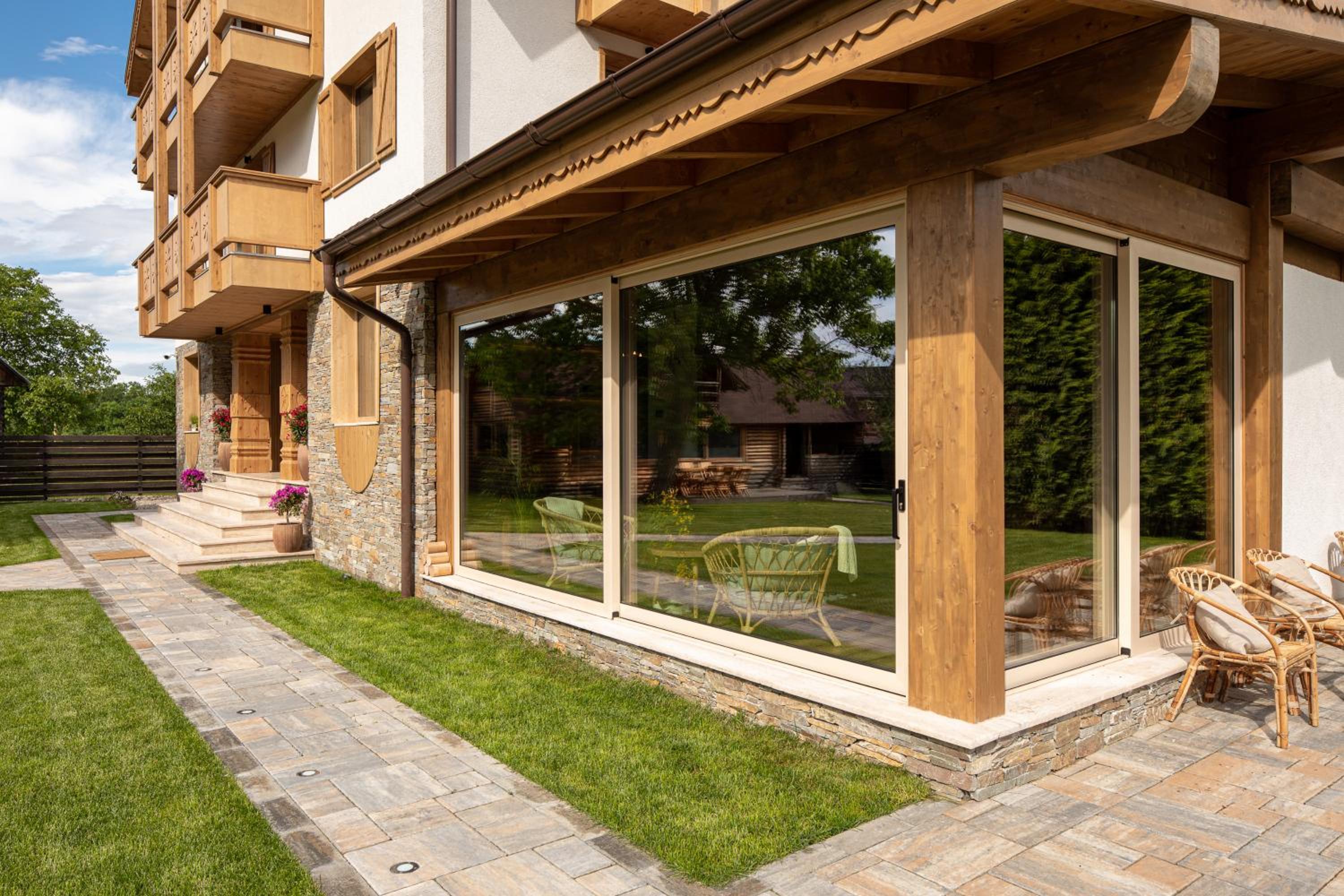 Zara Chalet