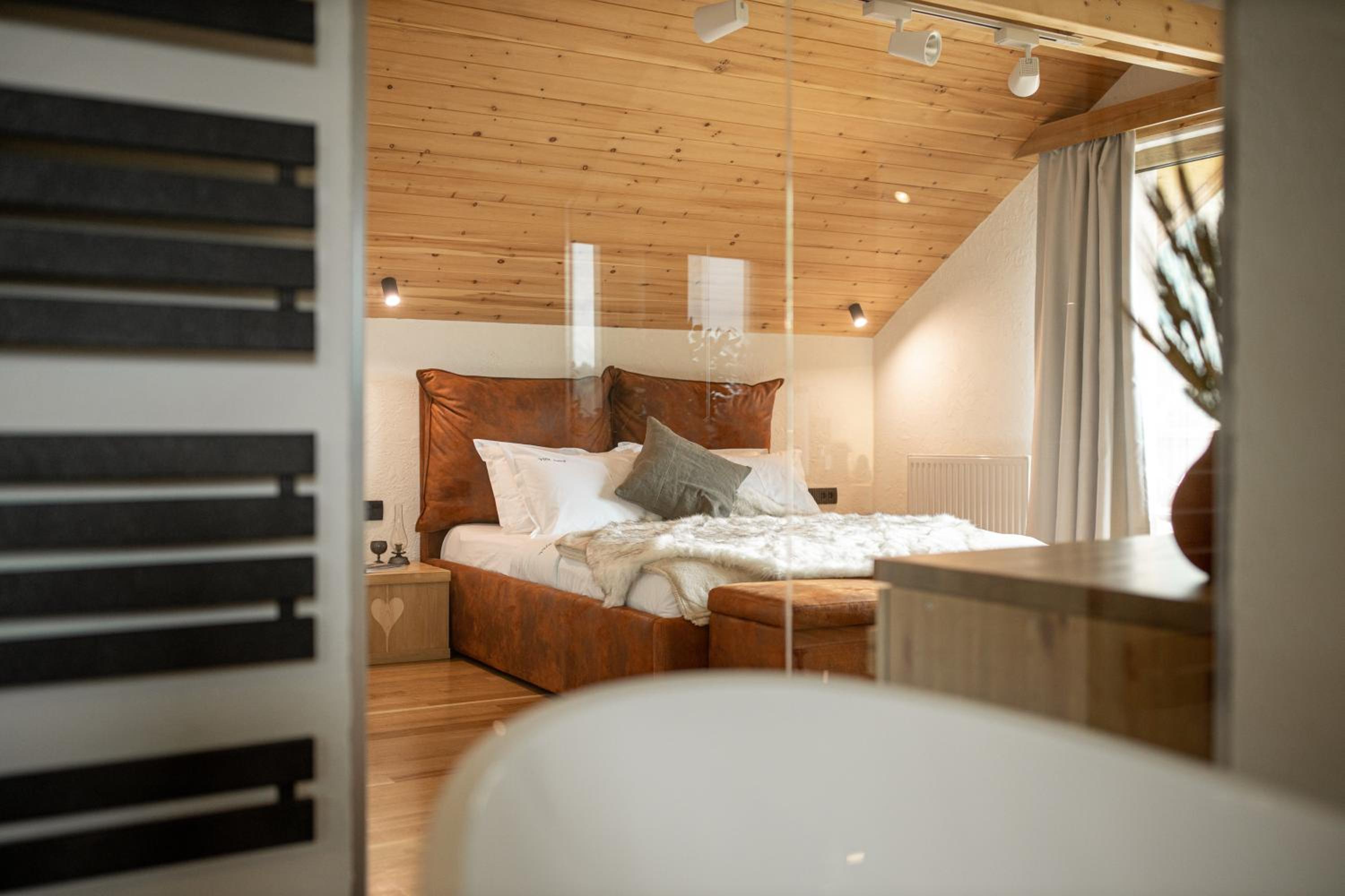 Zara Chalet