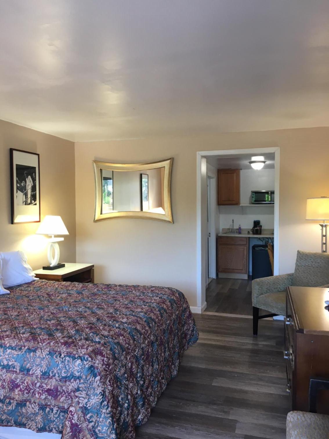 Winchester Vacations - ANS INN SUITES - Property Image 46