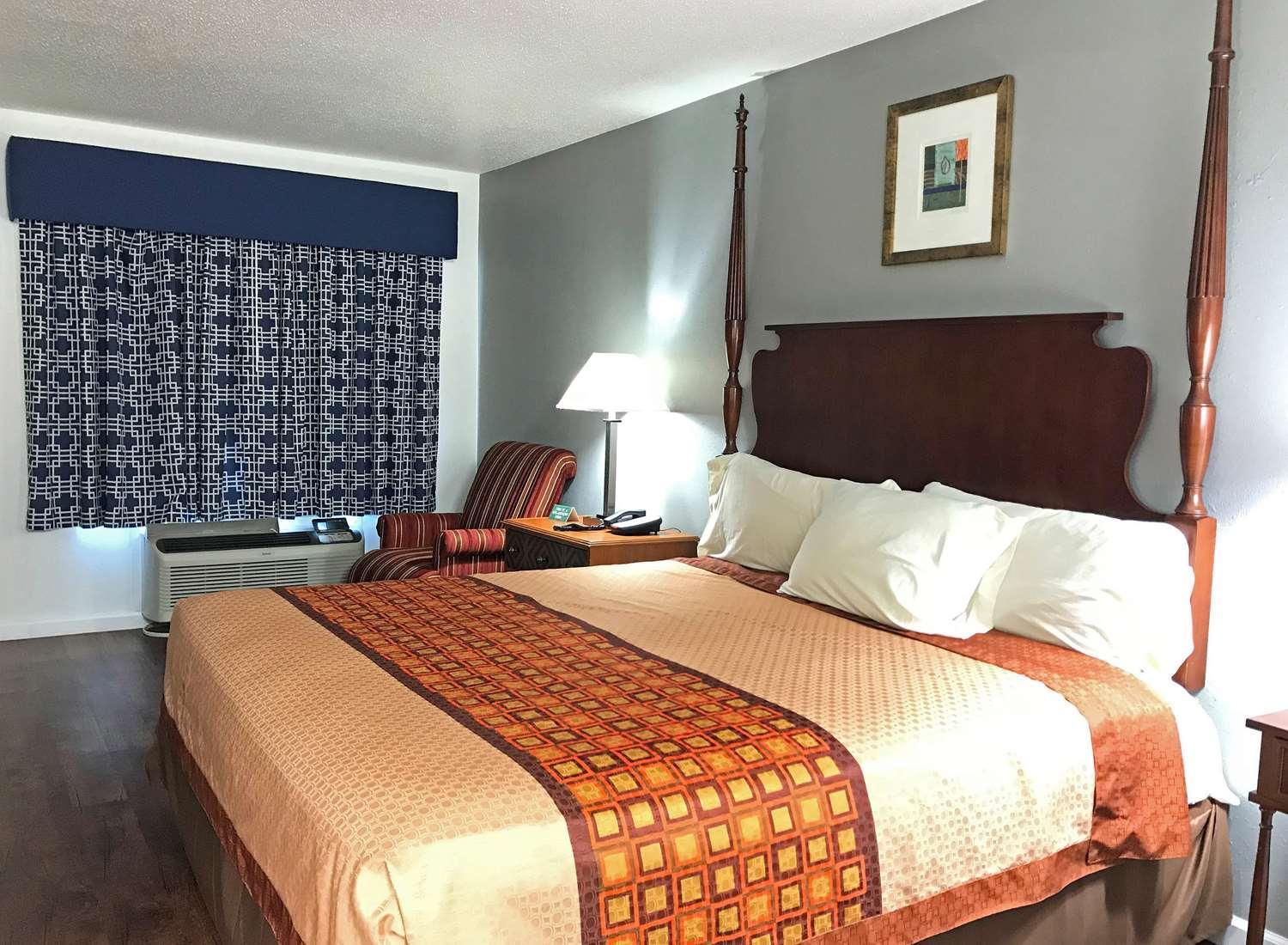 Russellville Vacations - American Inn  Suites Russellville - Property Image 1