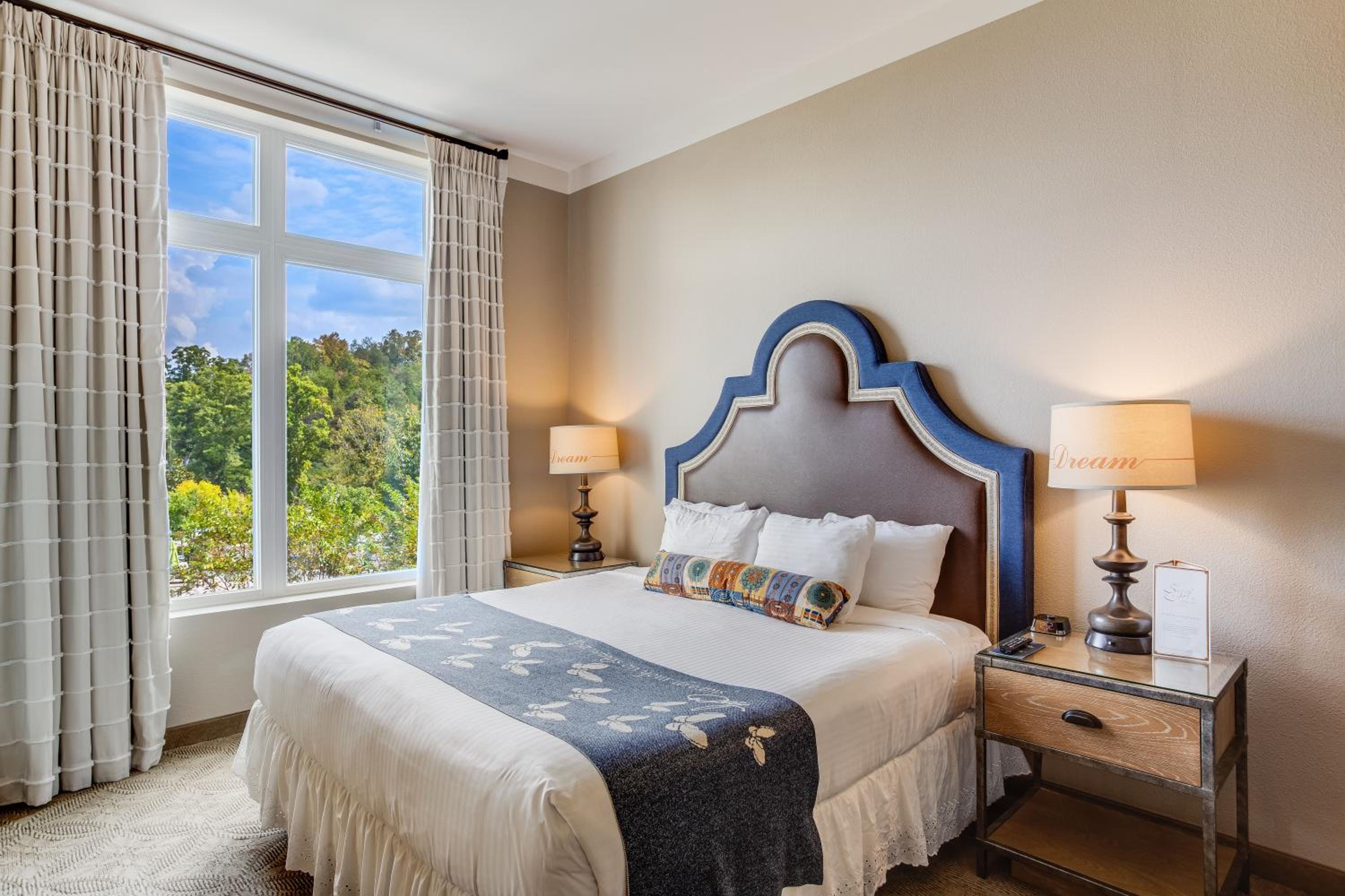 Dollywood's DreamMore Resort and Spa