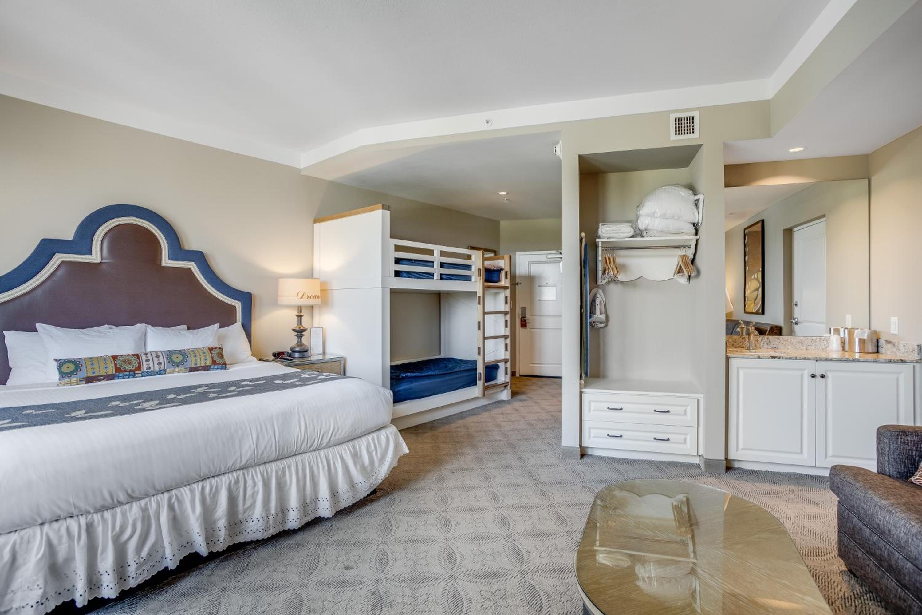 Dollywood's DreamMore Resort and Spa