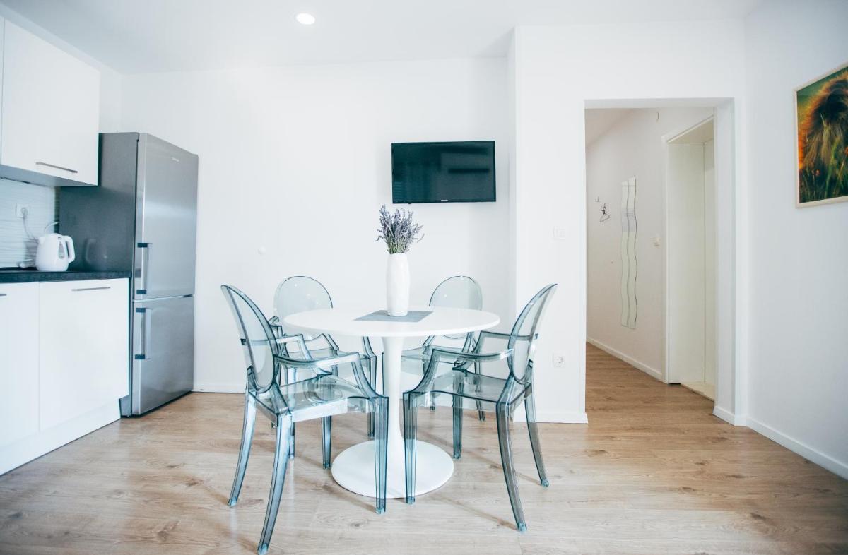 Apartment Zore view 2