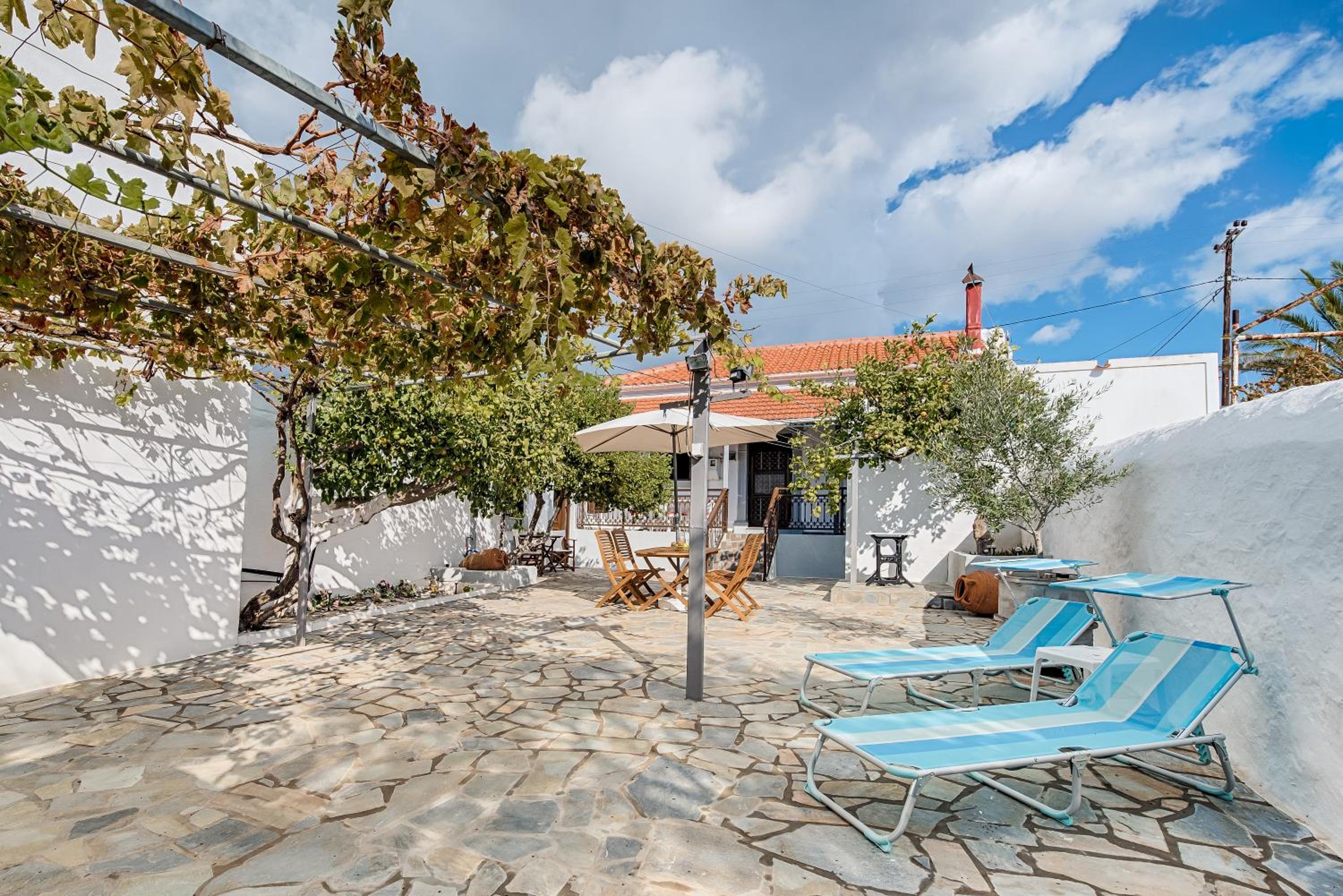 Casa La Perla - Lachania view 4