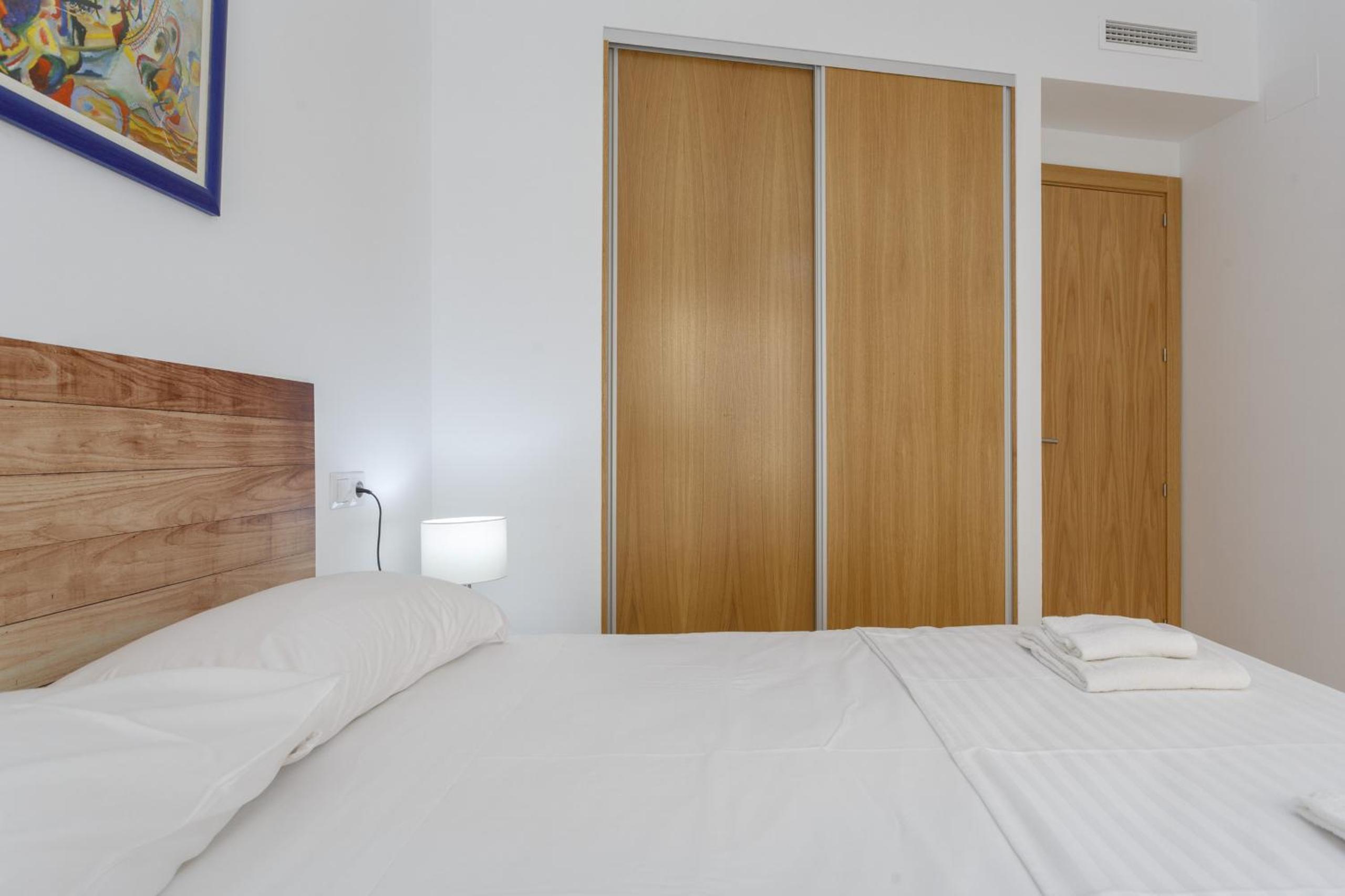COLON15 Family Home by Cadiz4Rentals view 3