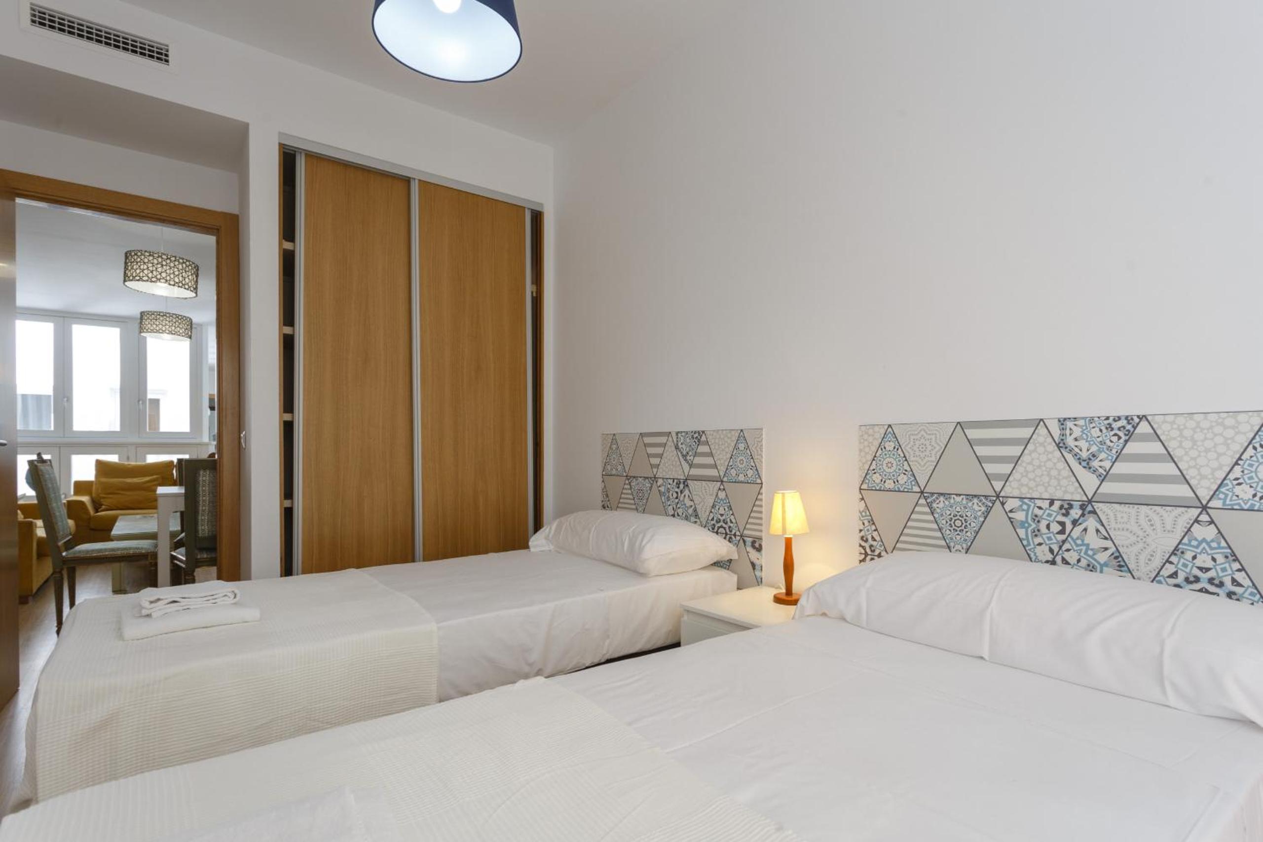 COLON15 Family Home by Cadiz4Rentals view 5