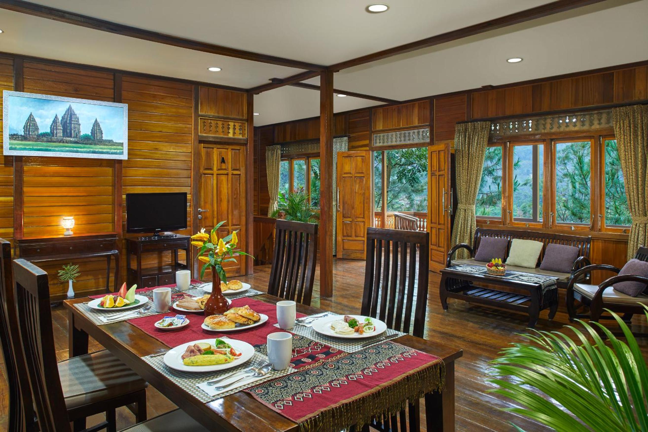 Jambuluwuk Convention Hall & Resort Batu