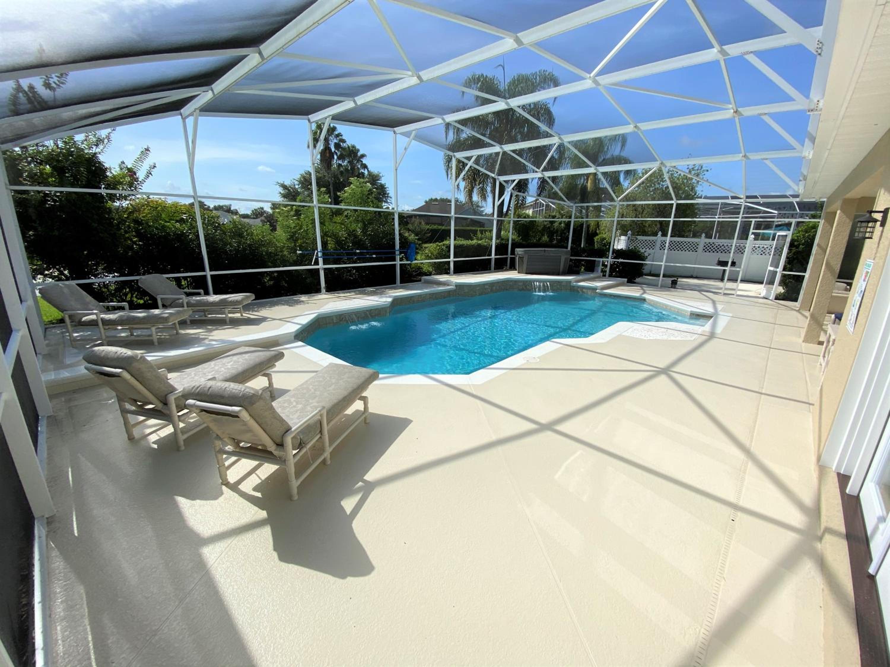 Phenomenal 7BR 4 Master Suites Southeast Pool Hot Tub Gas BBQ 2 Miles to Disney