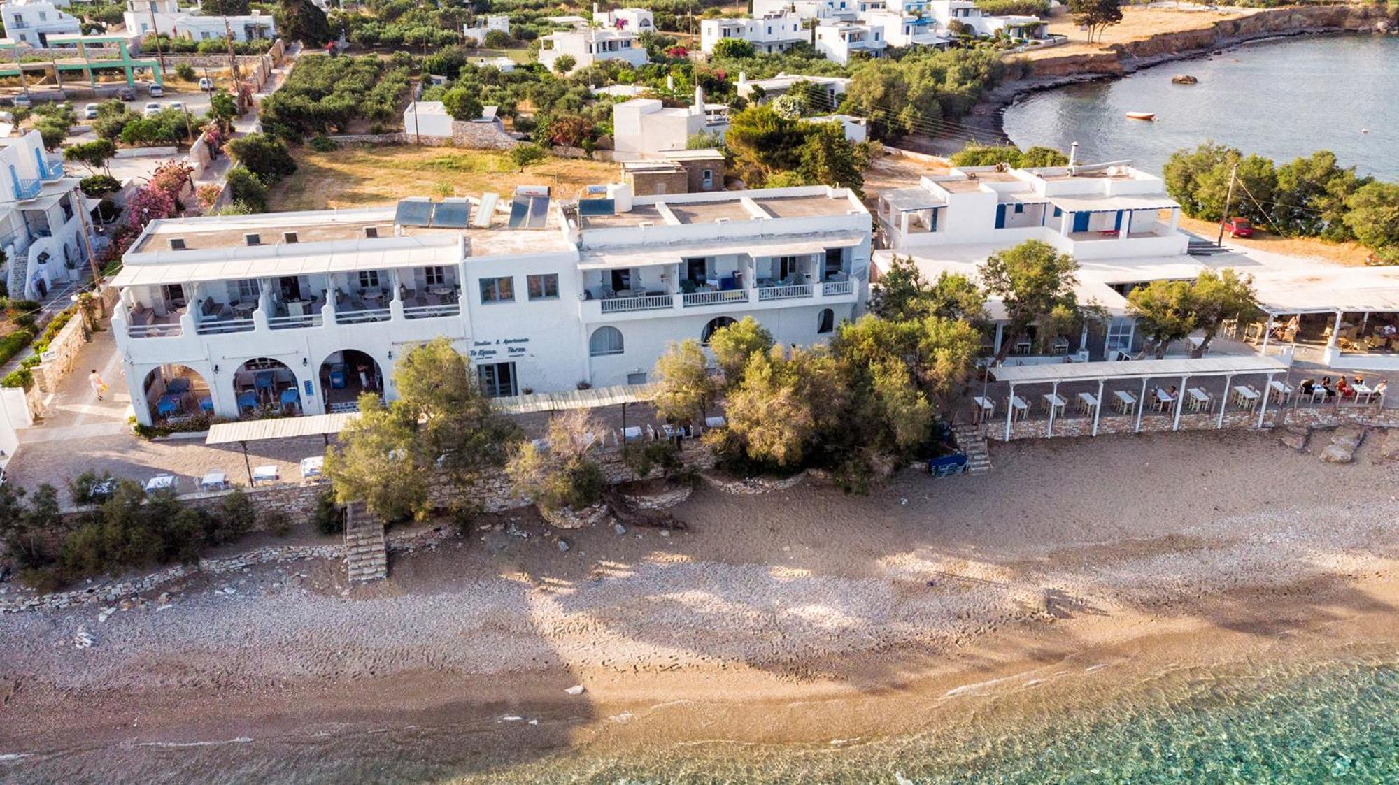 Hotel Blue Waves Suites & Apartments - To Kyma - Image 1